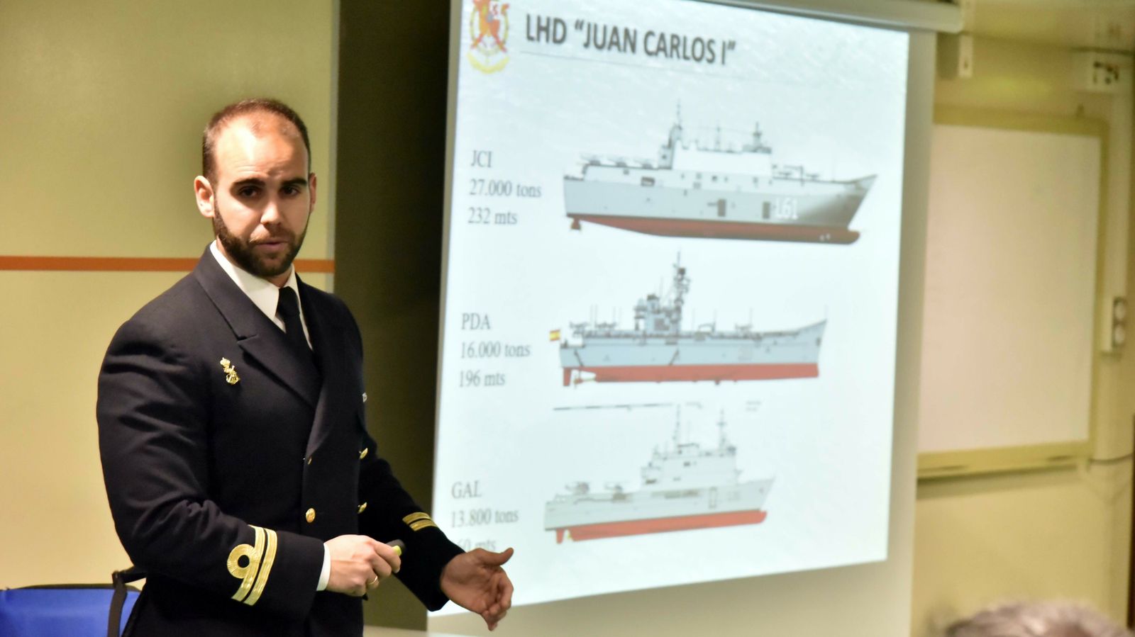 Portaviones Juan Carlos I en Algeciras