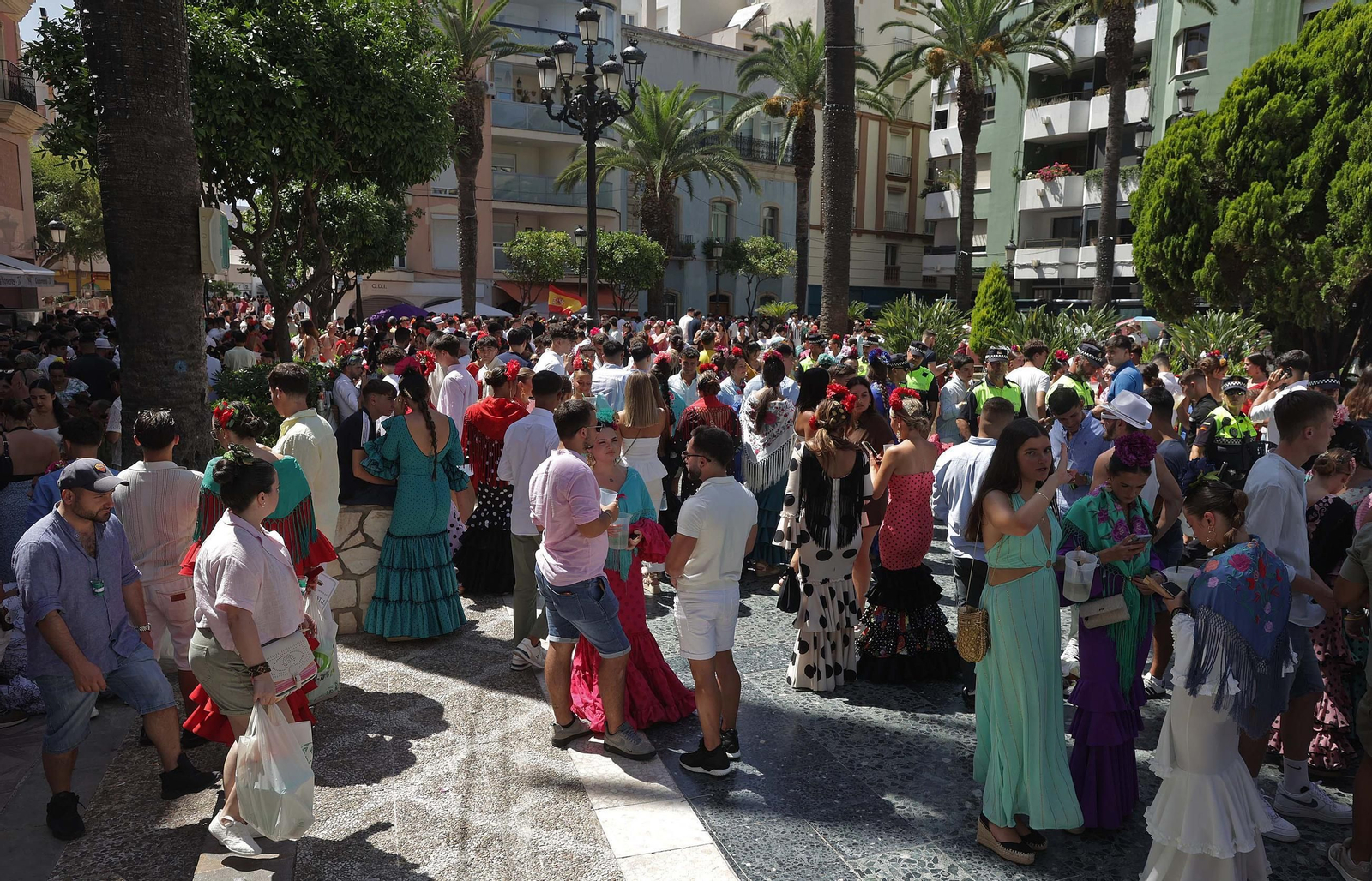 Búscate en las fotos del Domingo Rociero de la Feria de La Línea 2025 Búscate en las fotos del Domingo Rociero de la Feria de La Línea 2025