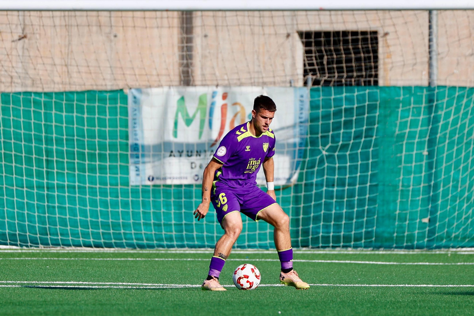 Loren, Chupete, Izan Merino, mucha afición... El Atlético Malagueño, apoyado en Mijas