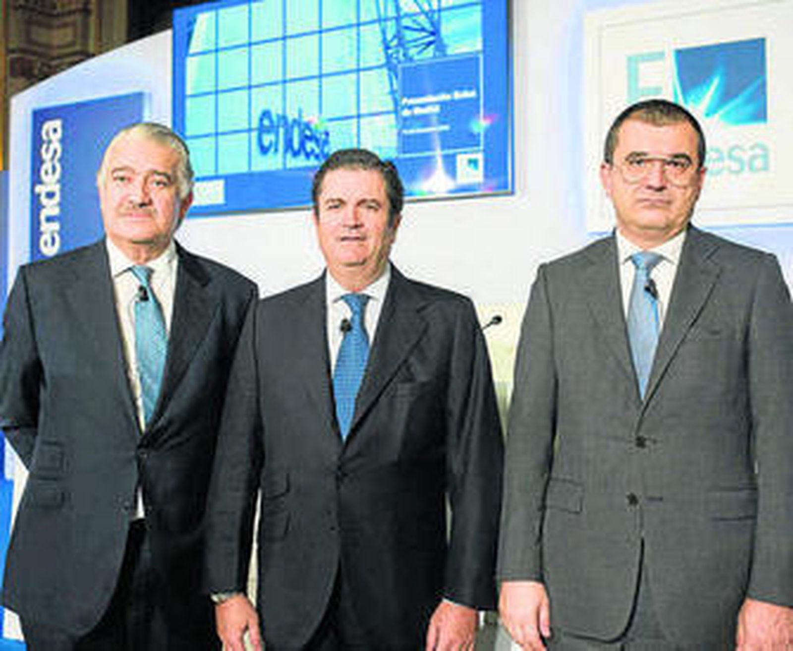 José Bogas, consejero delegado de Endesa; Borja Prado, presidente de la eléctrica; y Paolo Bondi, director financiero, en un encuentro con inversores.