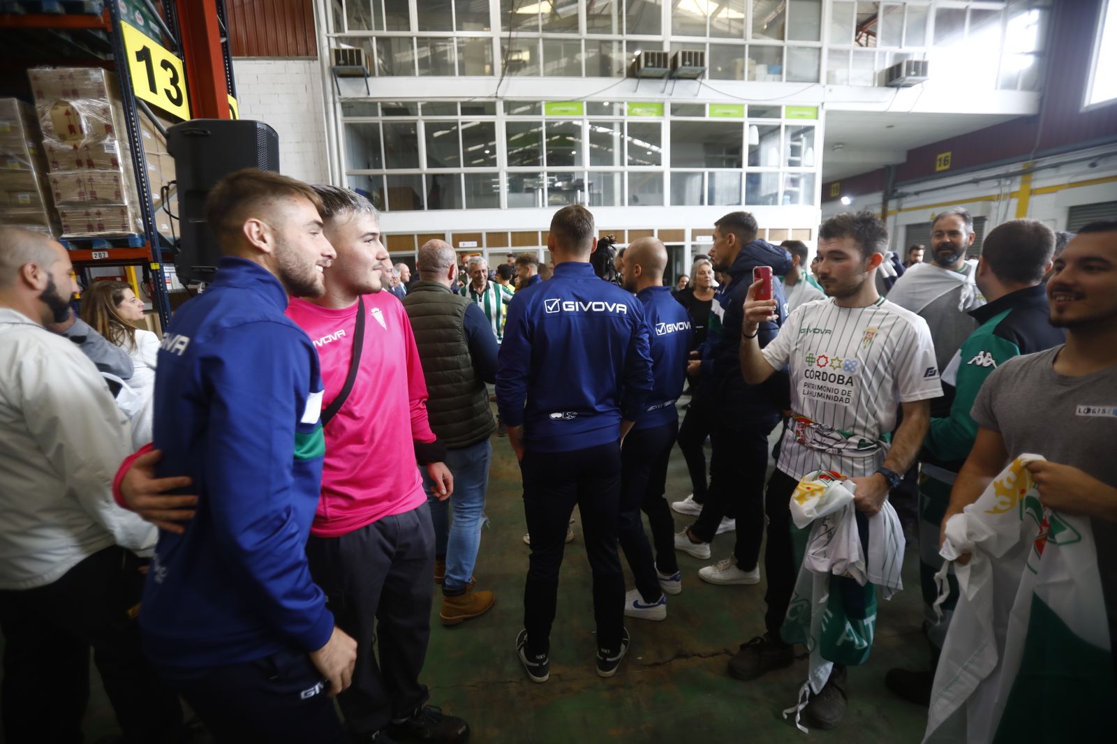La visita institucional del Córdoba CF a Supermercados Piedra, en imágenes