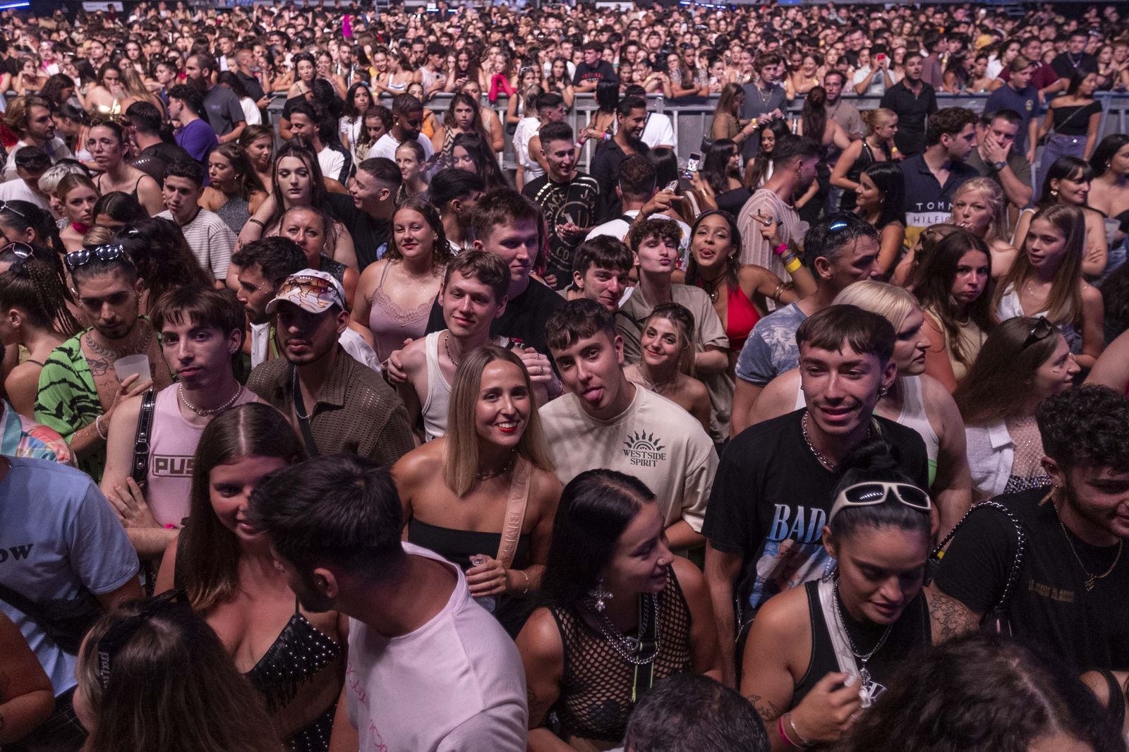 Búscate en las imágenes del concierto Bad Gyal en el Concert Music de Chiclana