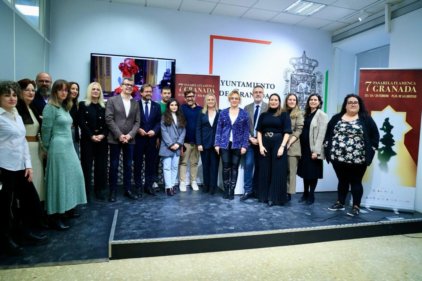 Foto de familia de la presentación de la VII edición de la Pasarela Flamenca.