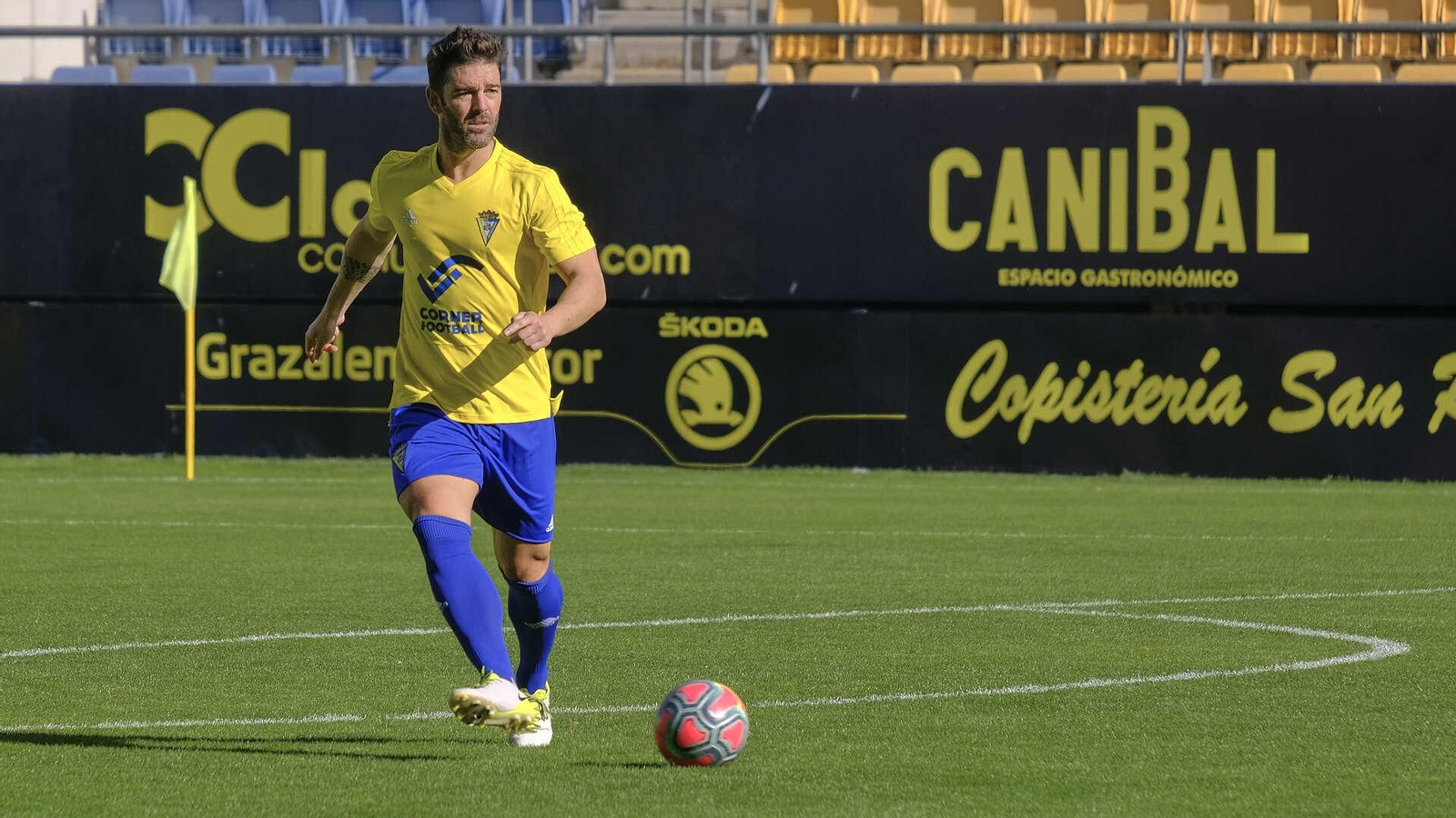 Partido de fútbol a beneficio de la Asociación de Reyes Magos en Carranza