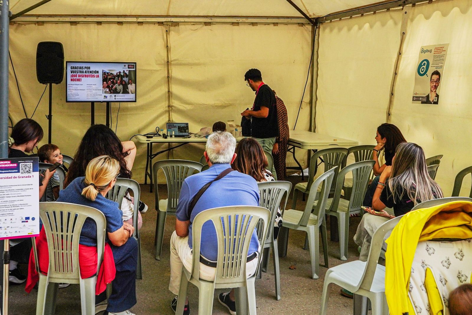 Las mejores imágenes de la Noche de los Investigadores en Granada