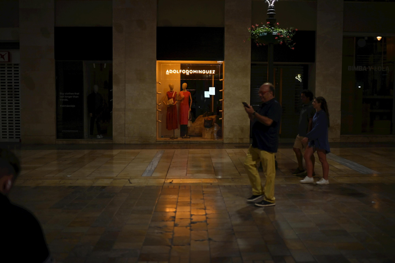 La Málaga apagada: Fotos de la penumbra por el Plan de Ahorro Energético