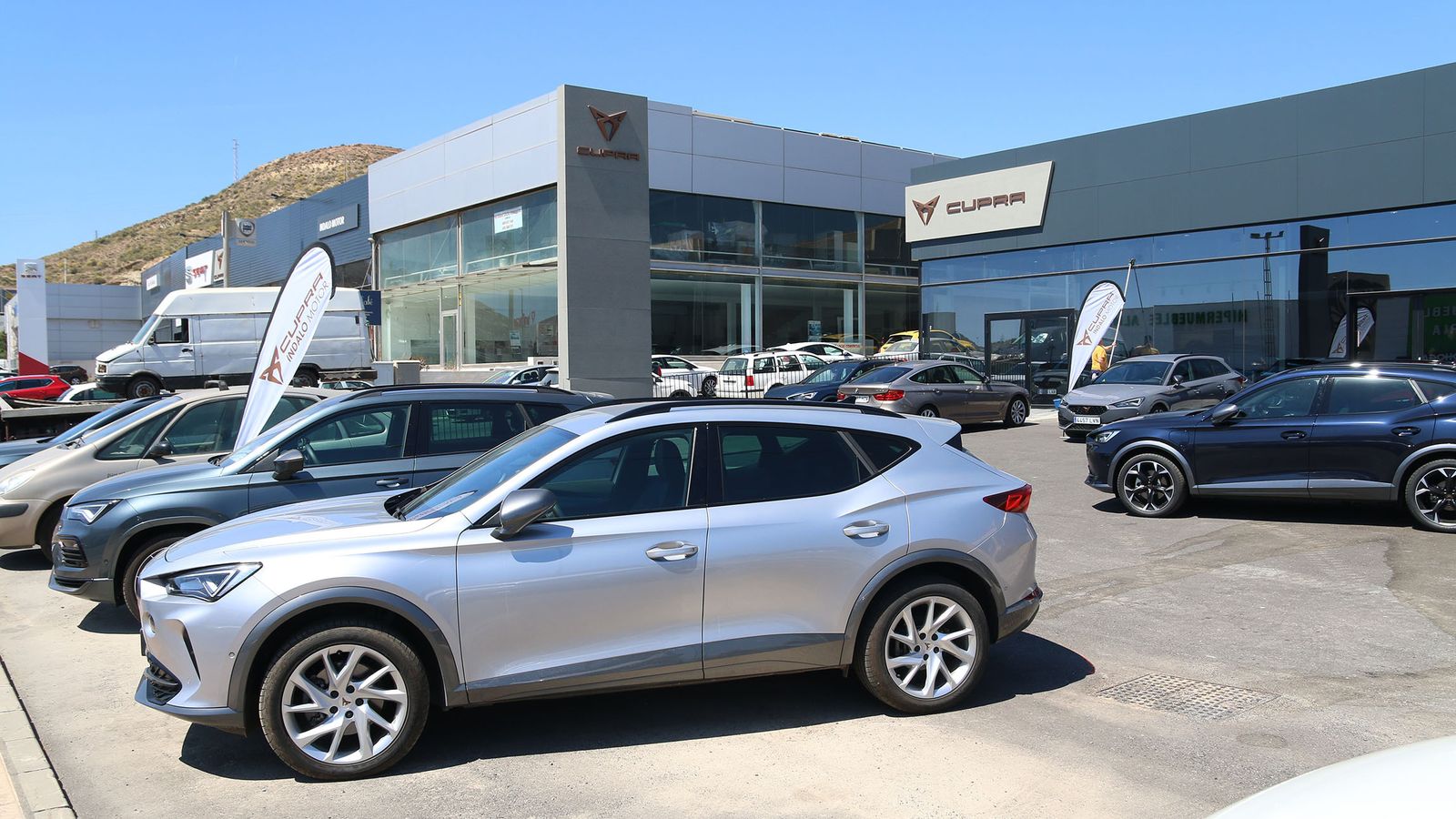 Concesionario en N-340, KM. 410, Huércal de Almería.