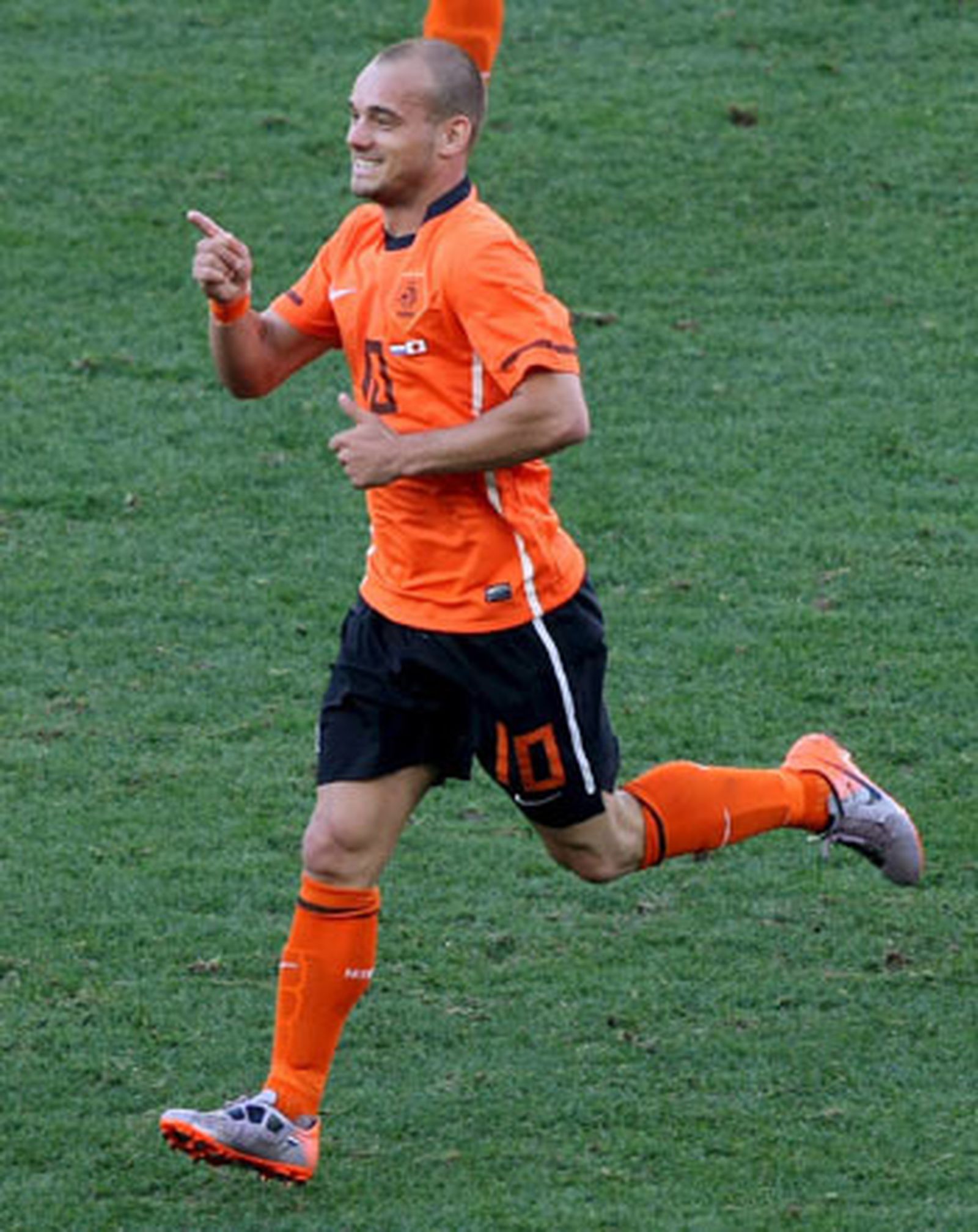 Holanda reserva su billete para octavos (1-0)