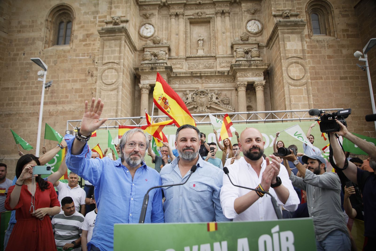 Imágenes de campaña para las elecciones europeas de VOX