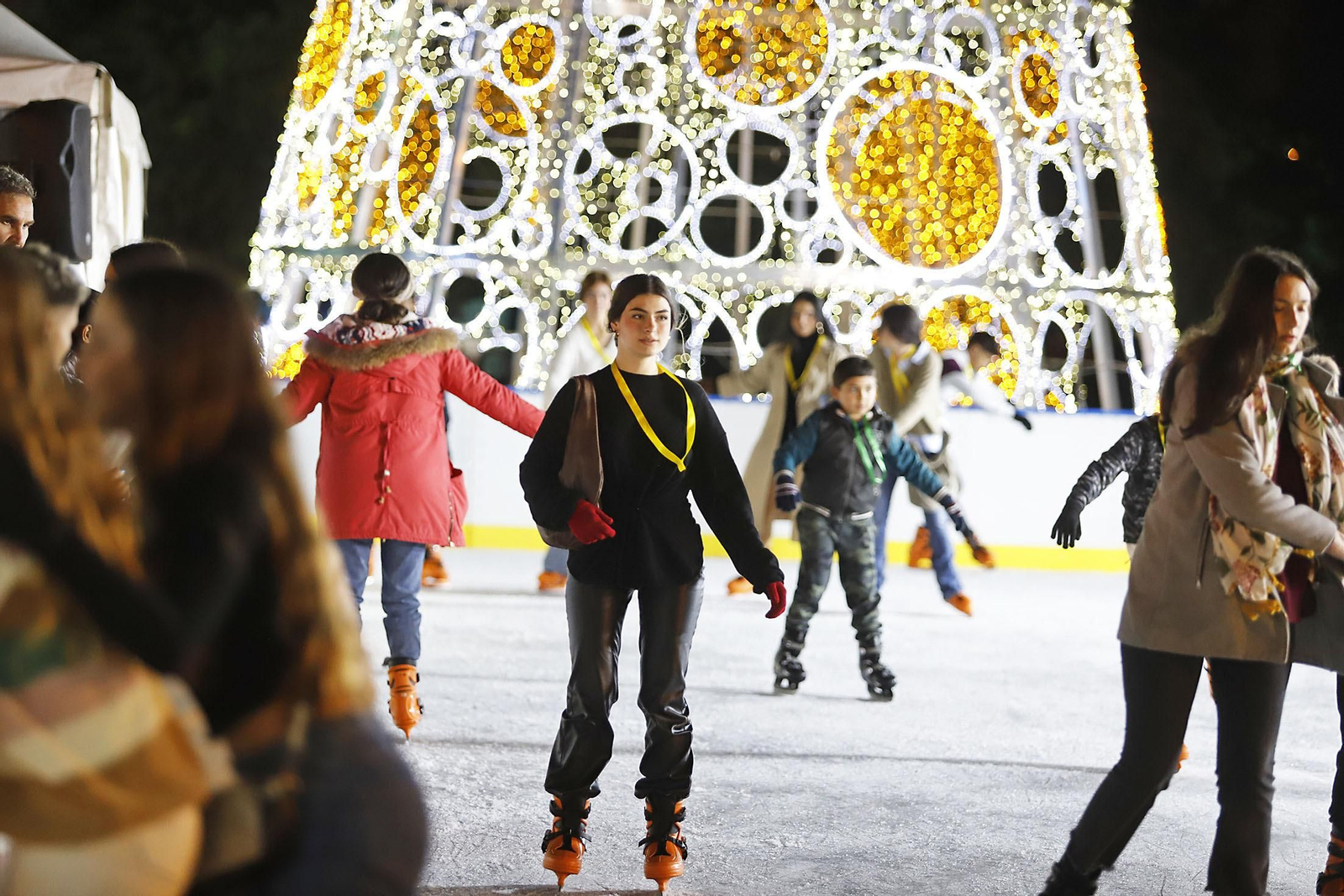 Imágenes de la pista de hielo en Isla Chica por Navidad