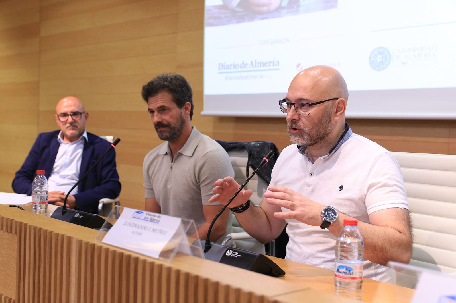 Diario de los Libros, con Fernando J. Múñez y su novela 'Antes se secará al tierra'