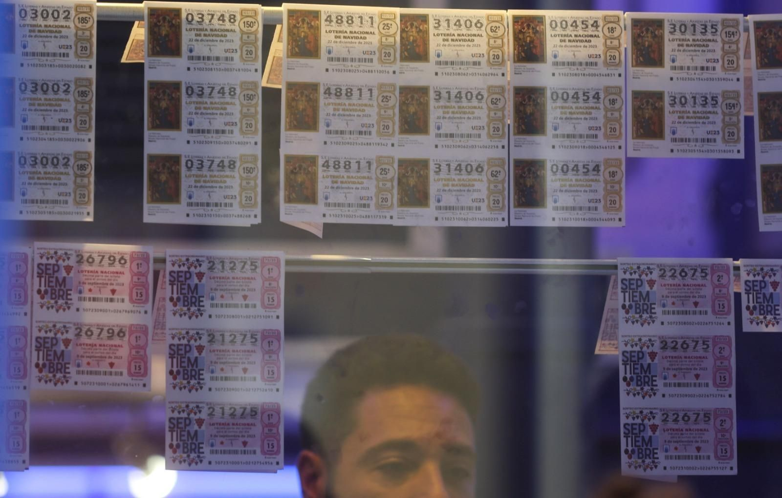 Boletos de loterías en una administración.