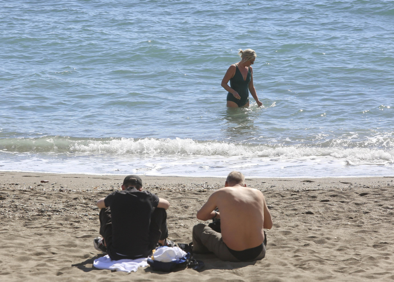 Las fotos de las playas de Málaga ante un calor que "no es normal"