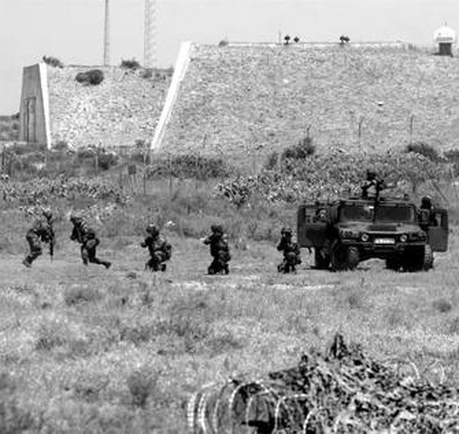 Exhibición militar en terrenos de los polvorines de Fadricas, el pasado junio.