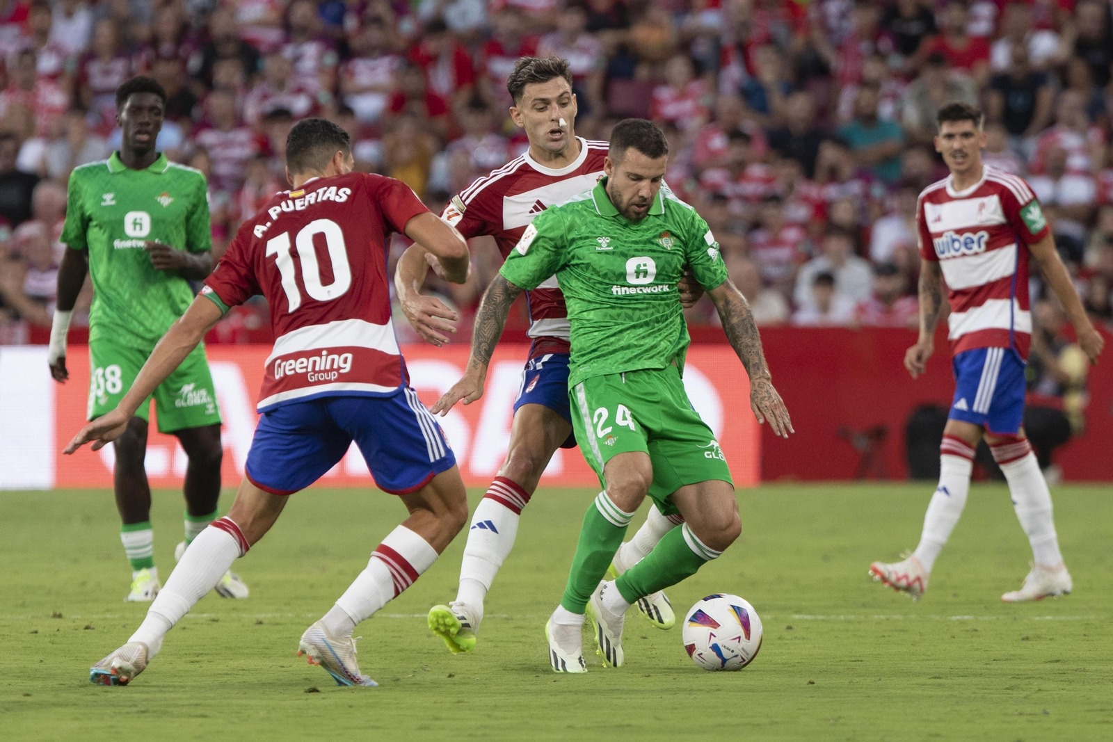 Las mejores imágenes del Granada CF - Real Betis