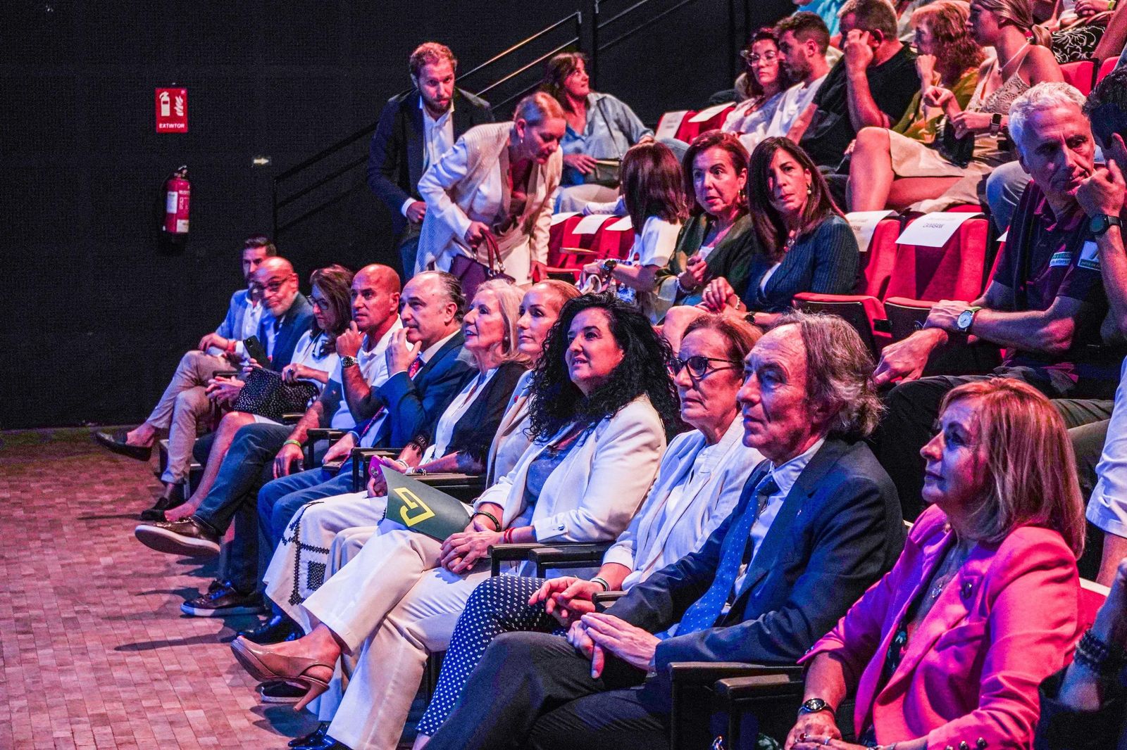 Así se ha presentado en Granada el documental sobre el proyecto de senderismo realizado por pacientes de cáncer