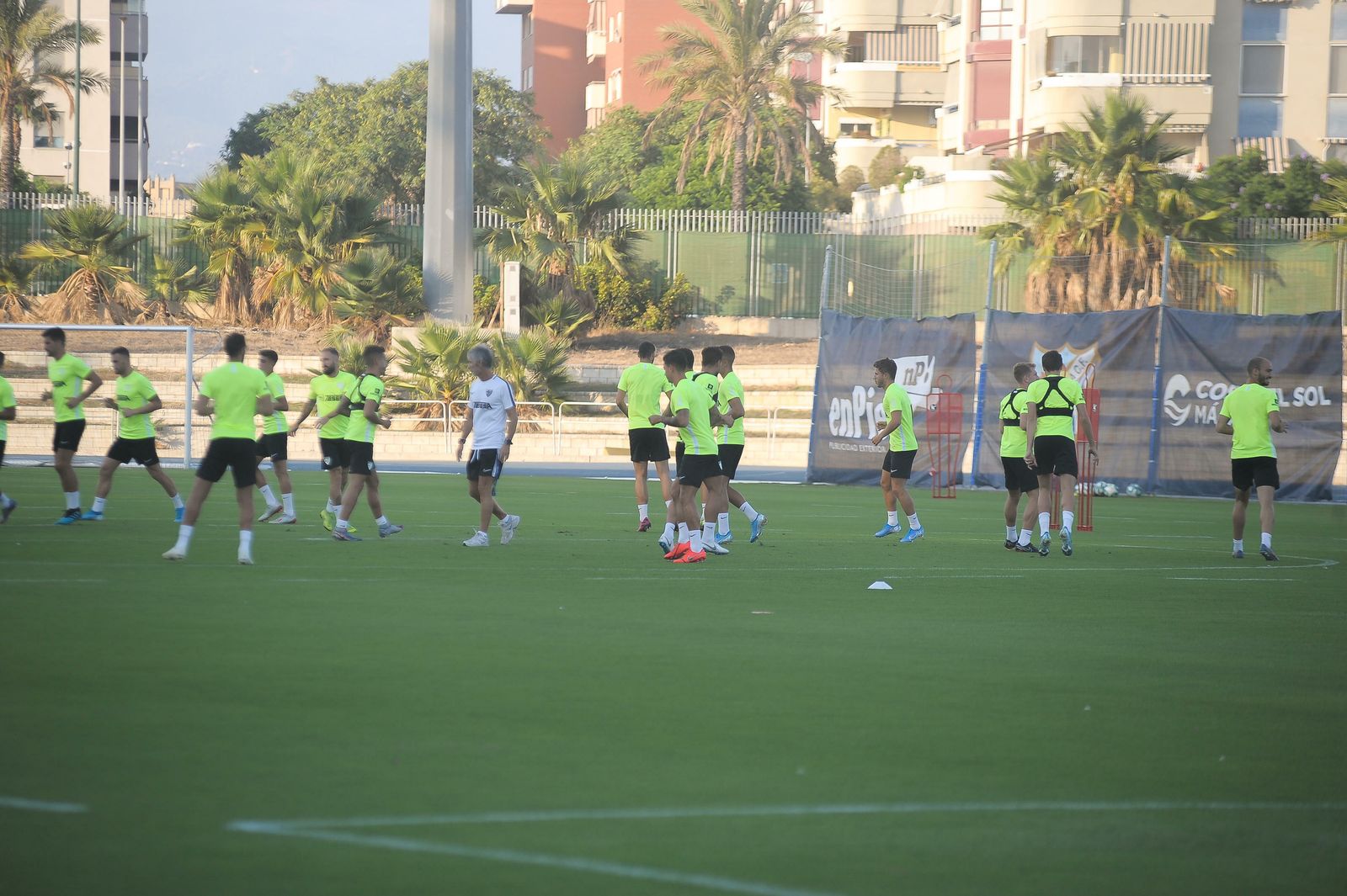 Las fotos del entrenamiento del Málaga CF tras la tormenta