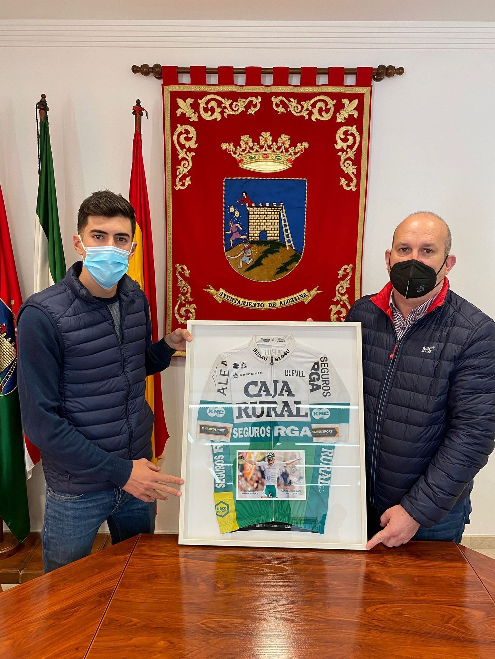 Carmelo Urbano, con Antonio Pérez Rueda.