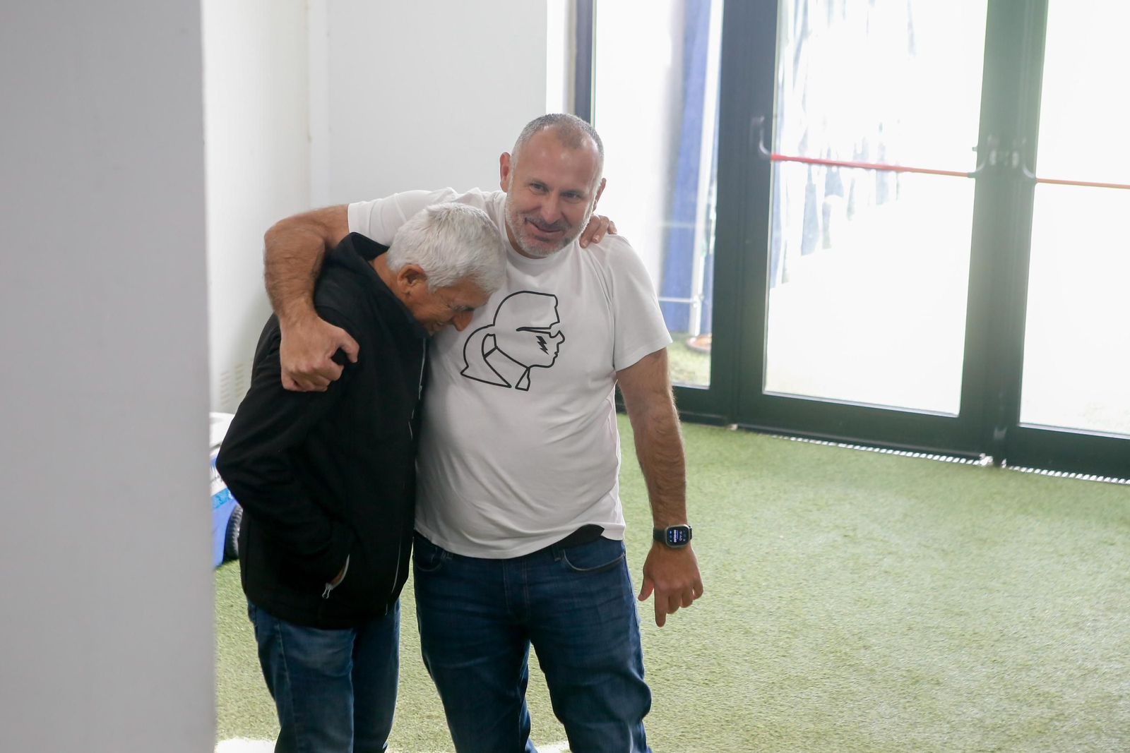 Las fotos del relevo en el banquillo de la Balona