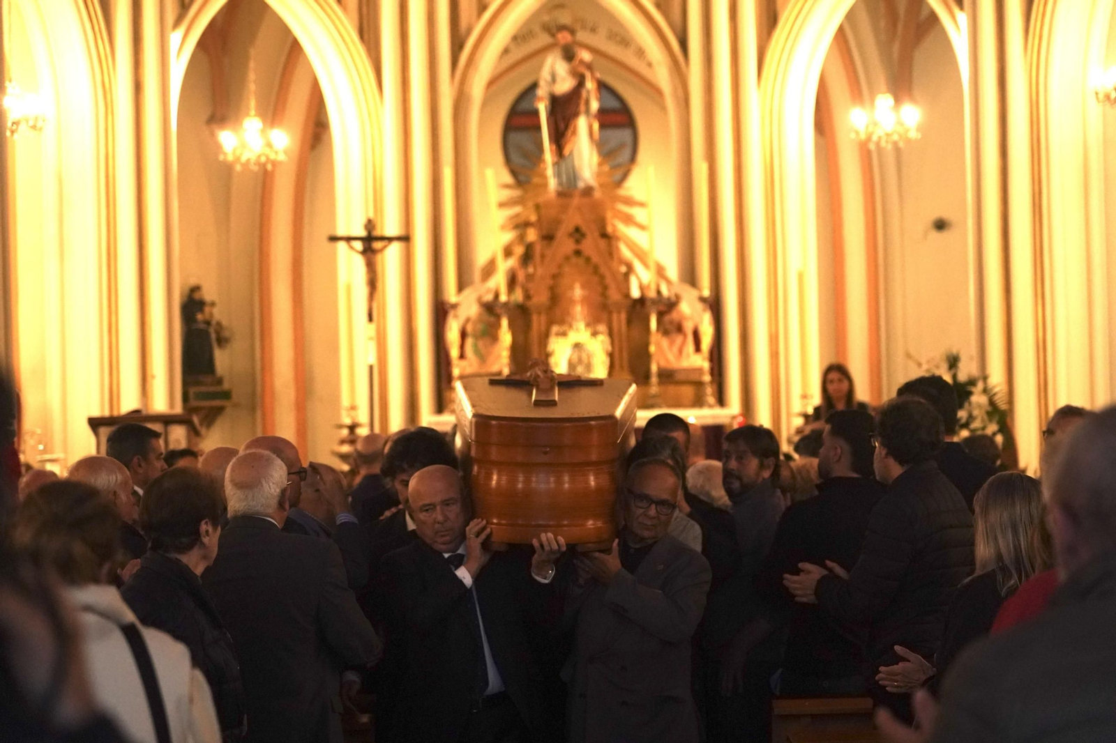 El último adiós al cantaor flamenco Fosforito, en imágenes