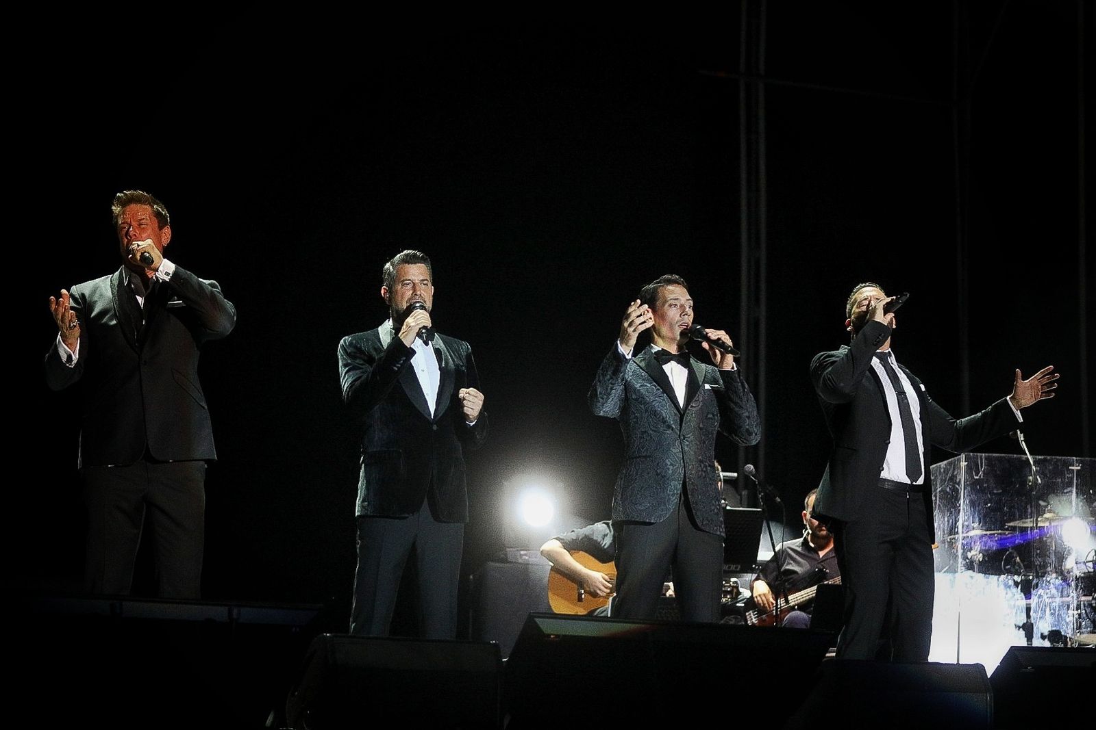 Búscate entre las mejores imágenes del concierto de Il Divo en el Concert Music Festival de Chiclana