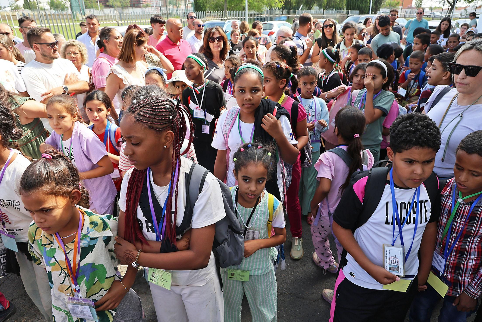 Imágenes del recibimiento a los  niños procedentes de los campamentos saharauis que pasarán sus vacaciones en Huelva