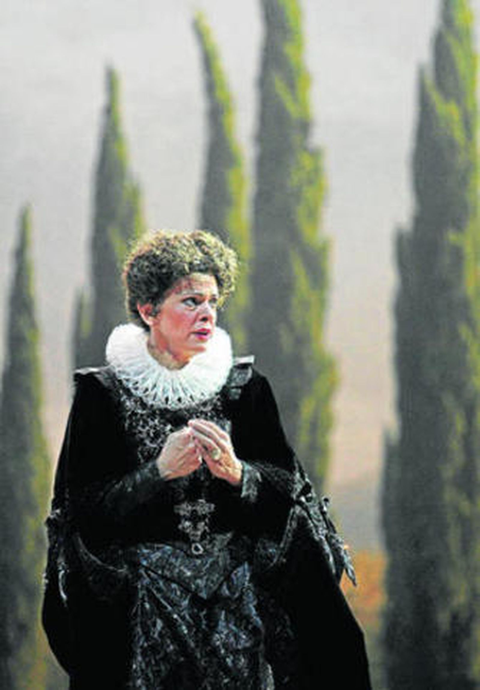 La soprano Fiorenza Cedolins interpreta en esta versión de 'Don Carlo' a Isabel de Valois.