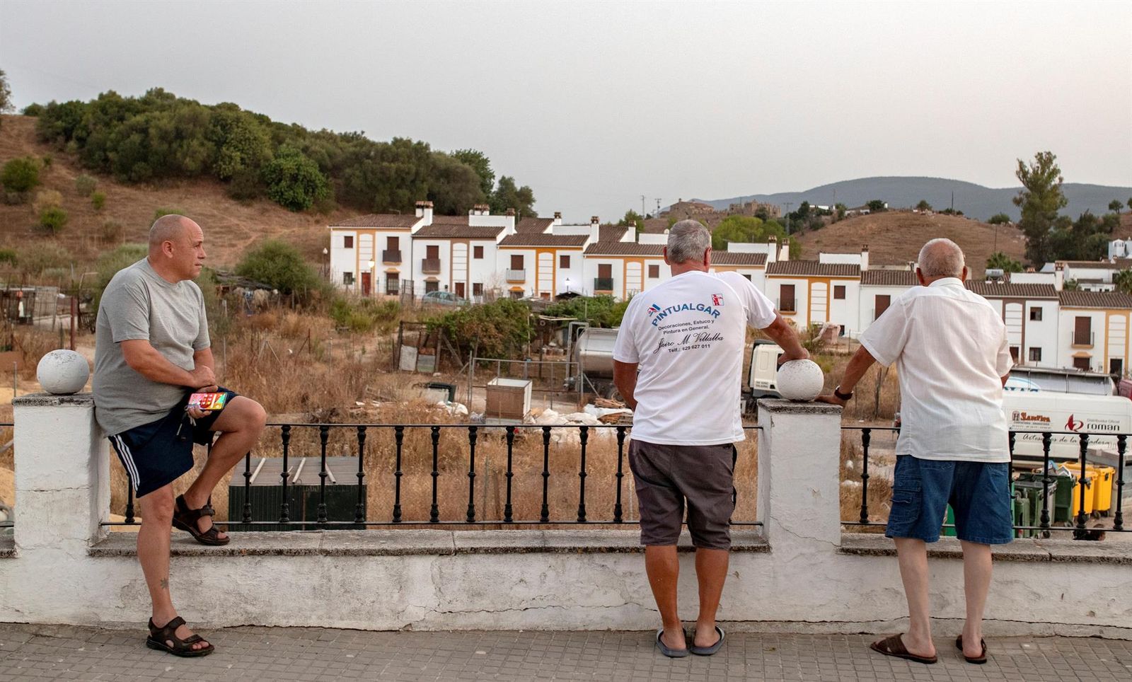 Varios hombres en Algar