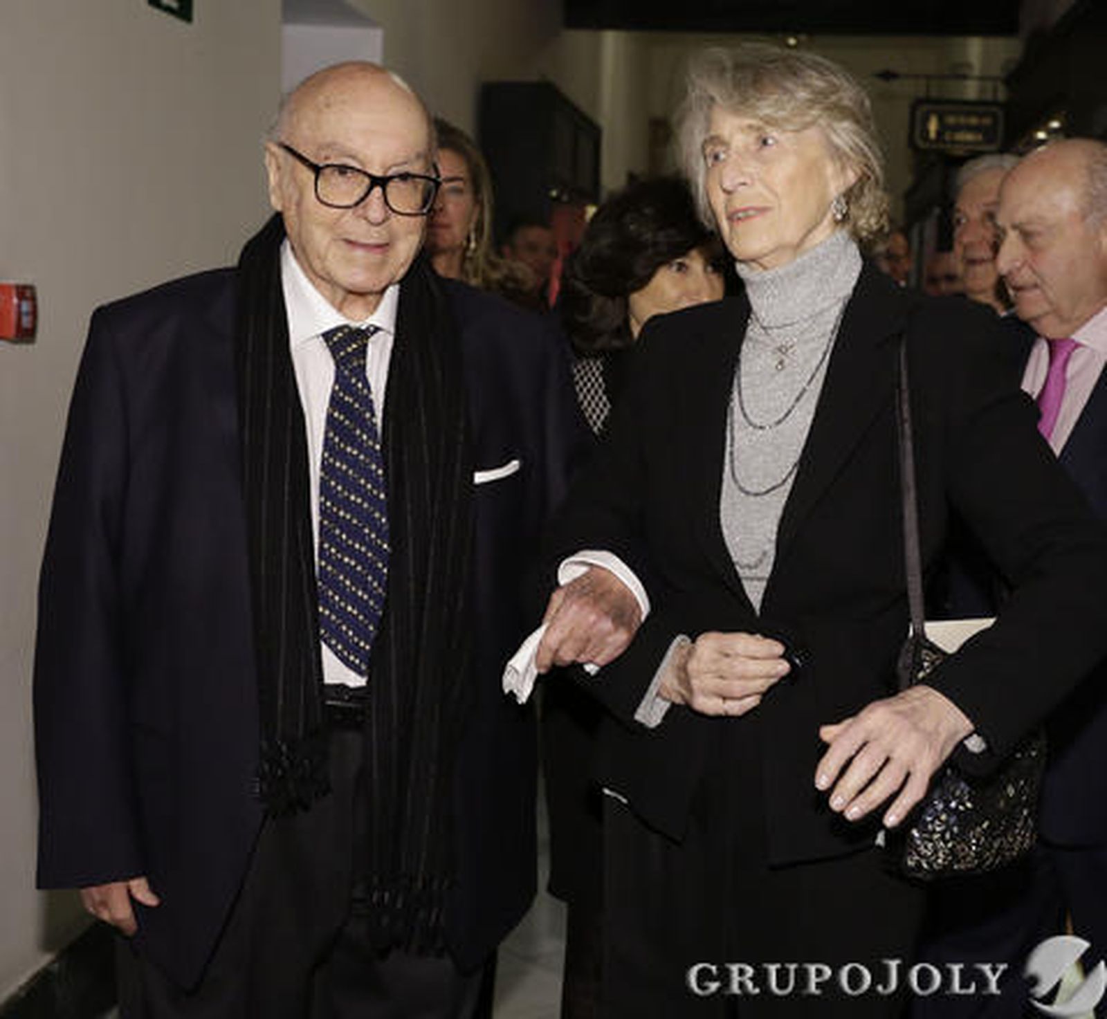 Manuel Clavero con su esposa, Guadalupe Ternero./ Antonio Pizarro/Juan Carlos Vázquez/ Juan Carlos Muñoz/Belén Vargas