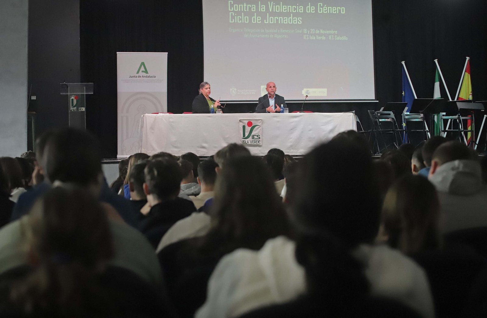 Fotos de la jornada contra la violencia de género en el IES Isla Verde de Algeciras