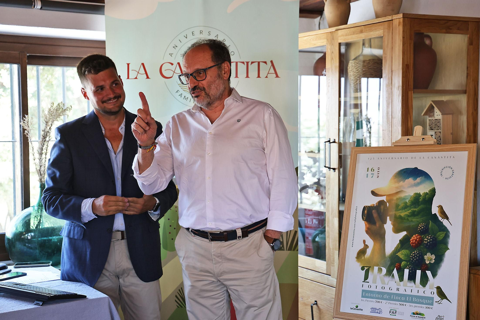 Imágenes de la entrega de premios del I Rally Fotográfico del Entorno de la Finca El Bosque Imágenes de la entrega de premios del I Rally Fotográfico del Entorno de la Finca El Bosque