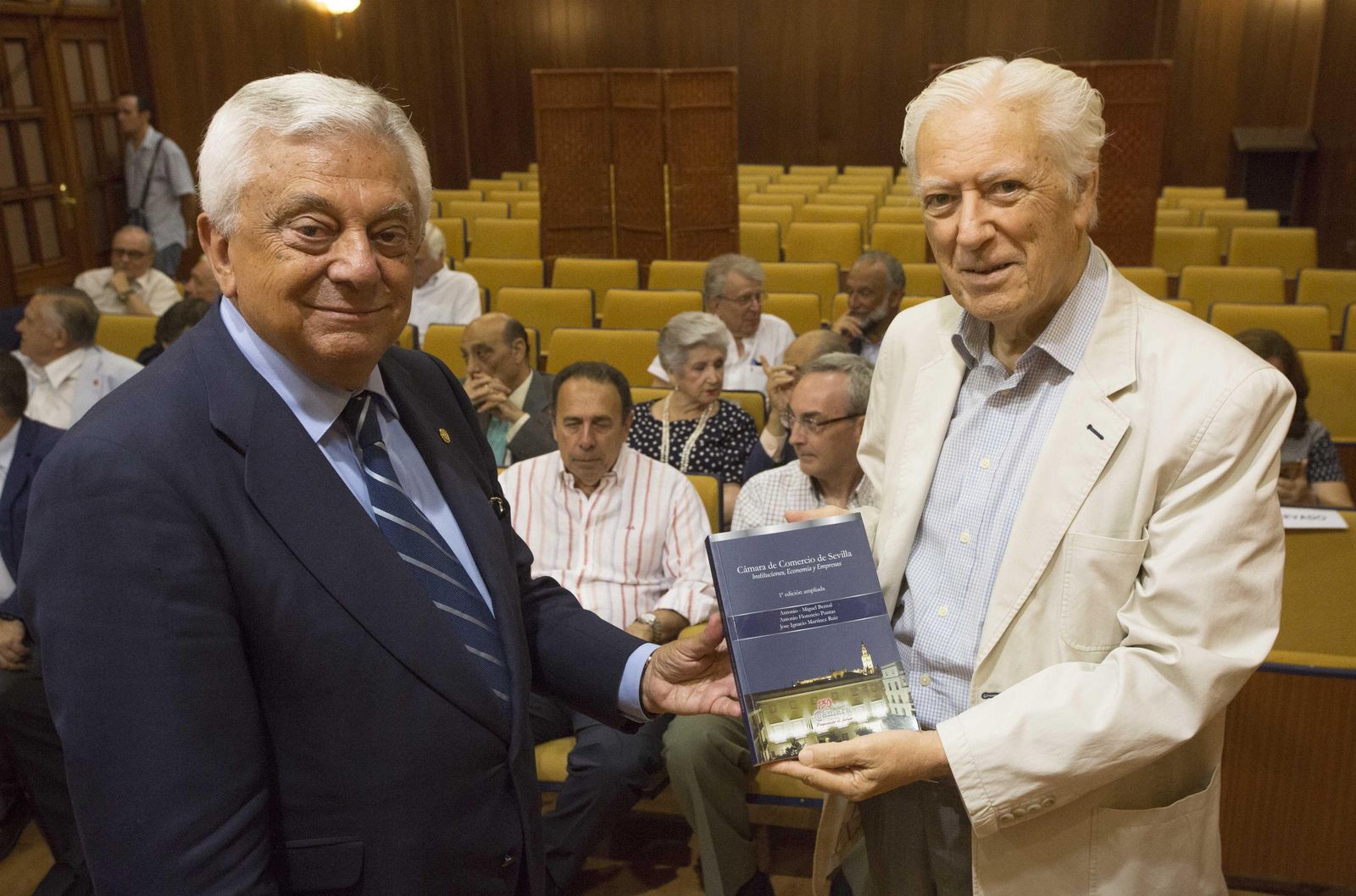Francisco Herrero, con Antonio Miguel-Bernal. Entre ellos, los coautores Antonio Florencio Puntas y José Ignacio Martínez Ruiz.
