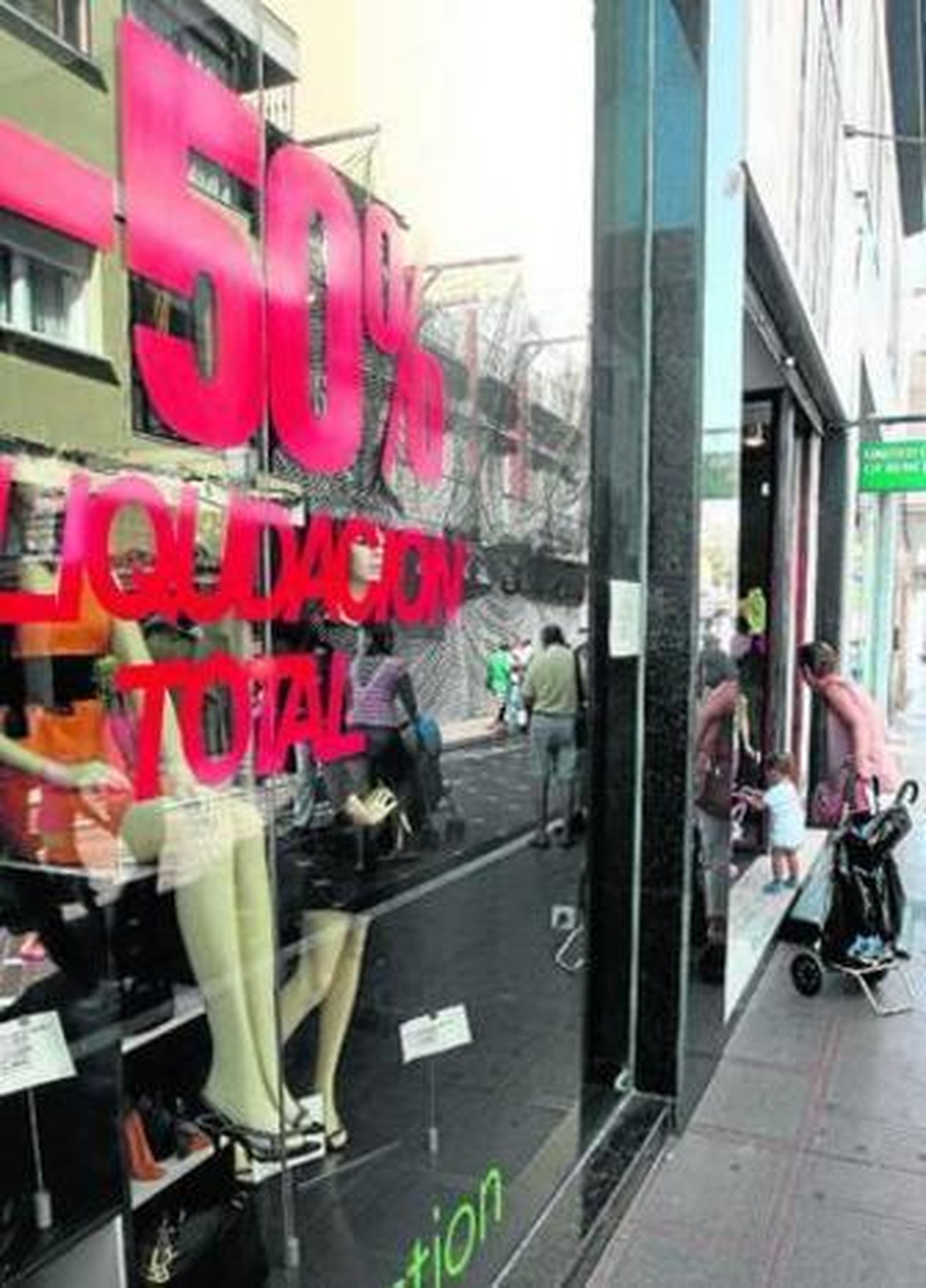 El escaparate de la céntrica tienda, ayer por la mañana.