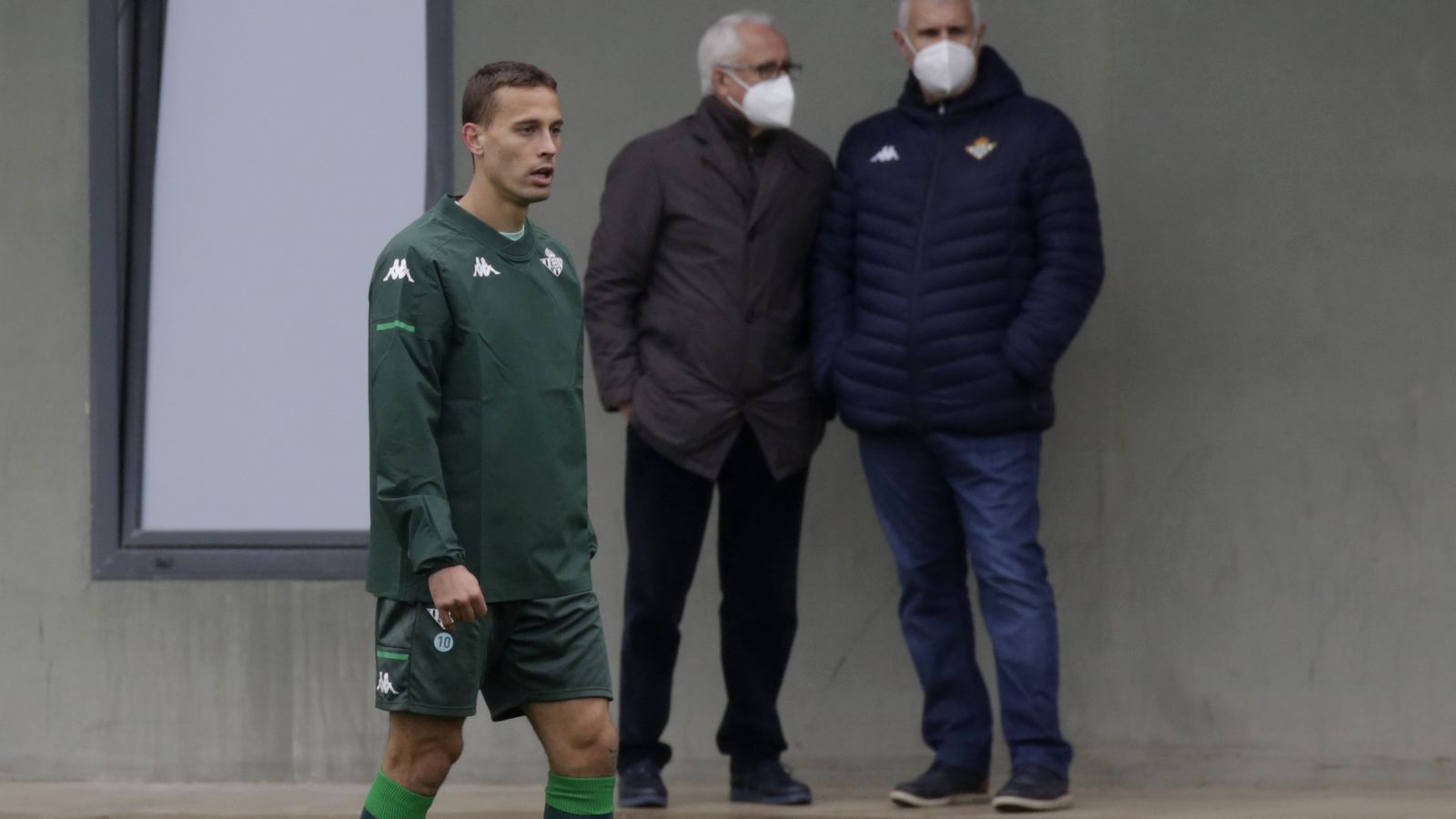 Canales, en el entrenamiento de hoy, con Federico Martínez y Antonio Cordón al fondo.