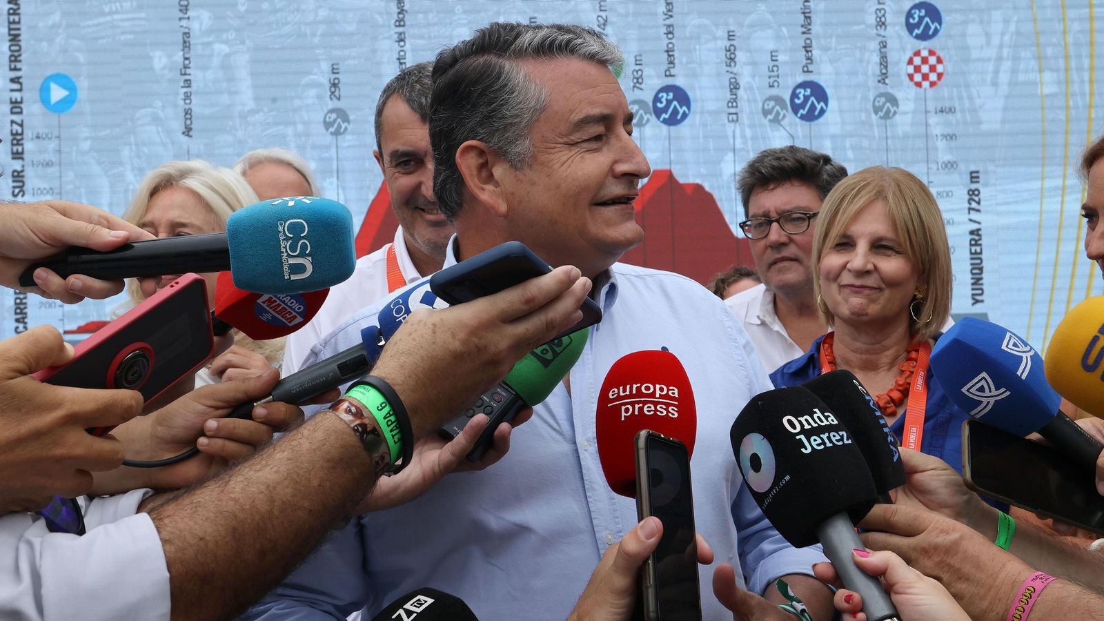 Así fue la salida de la Vuelta España desde Carrefour Sur en Jerez