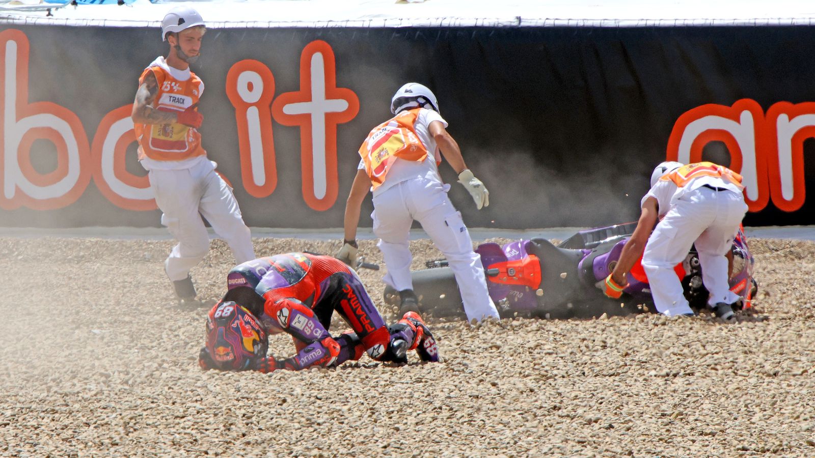 Imágenes de las caídas en las carreras del GP España en Jerez