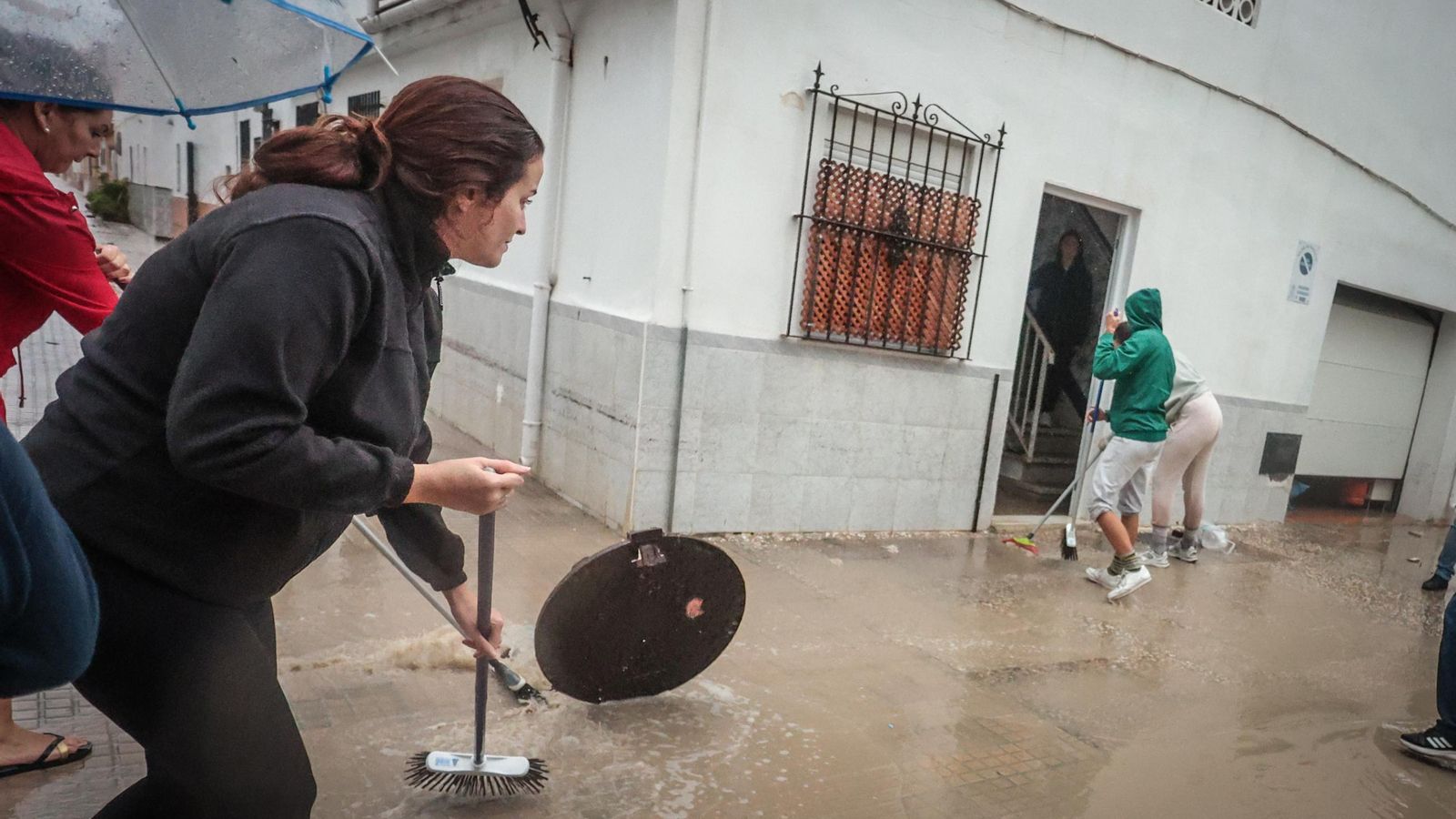 Imágenes del paso de la Dana, inundaciones, destrozos y caos por todo Jerez