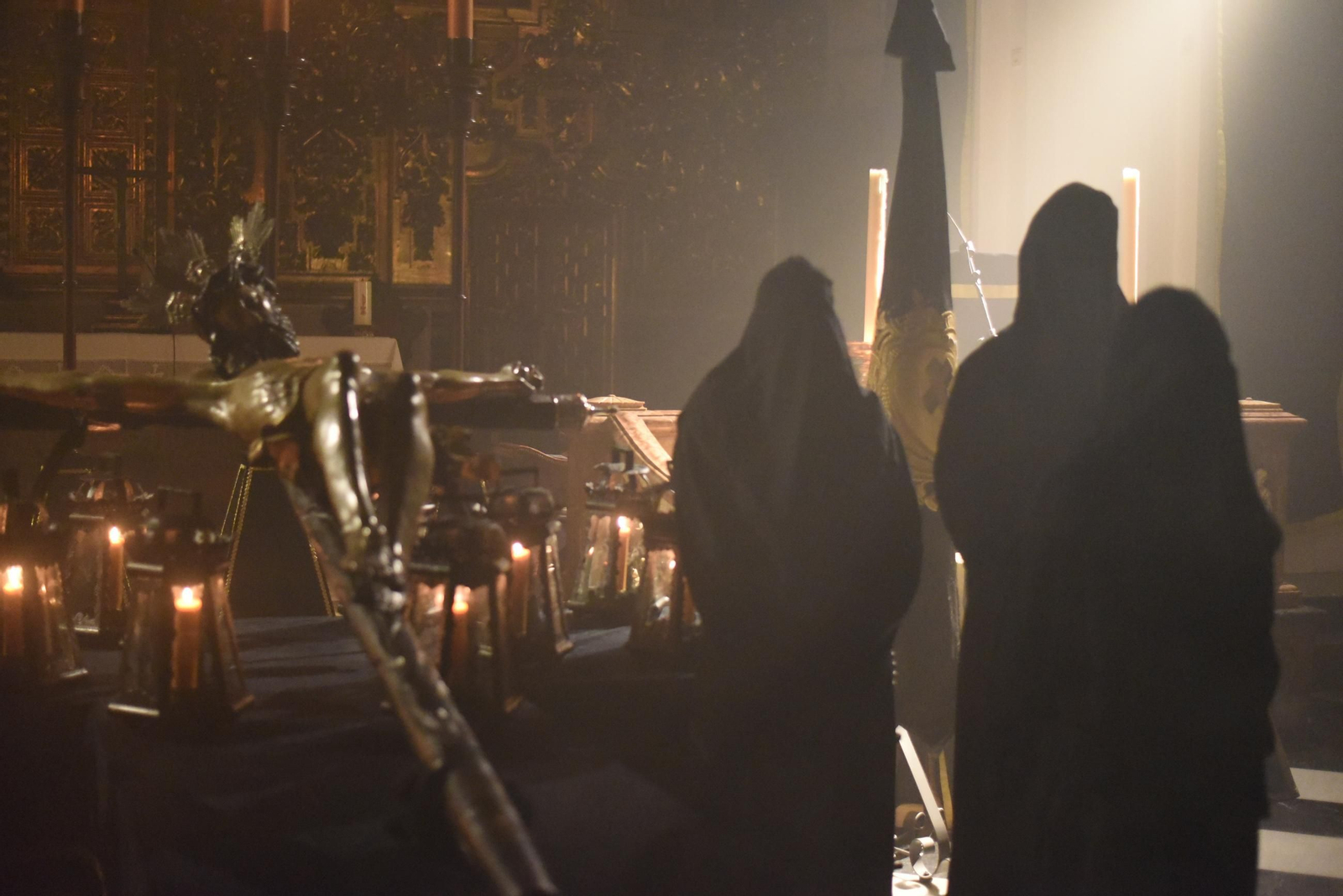 Las imágenes de la hermandad del Vía Crucis el Lunes Santo en Córdoba