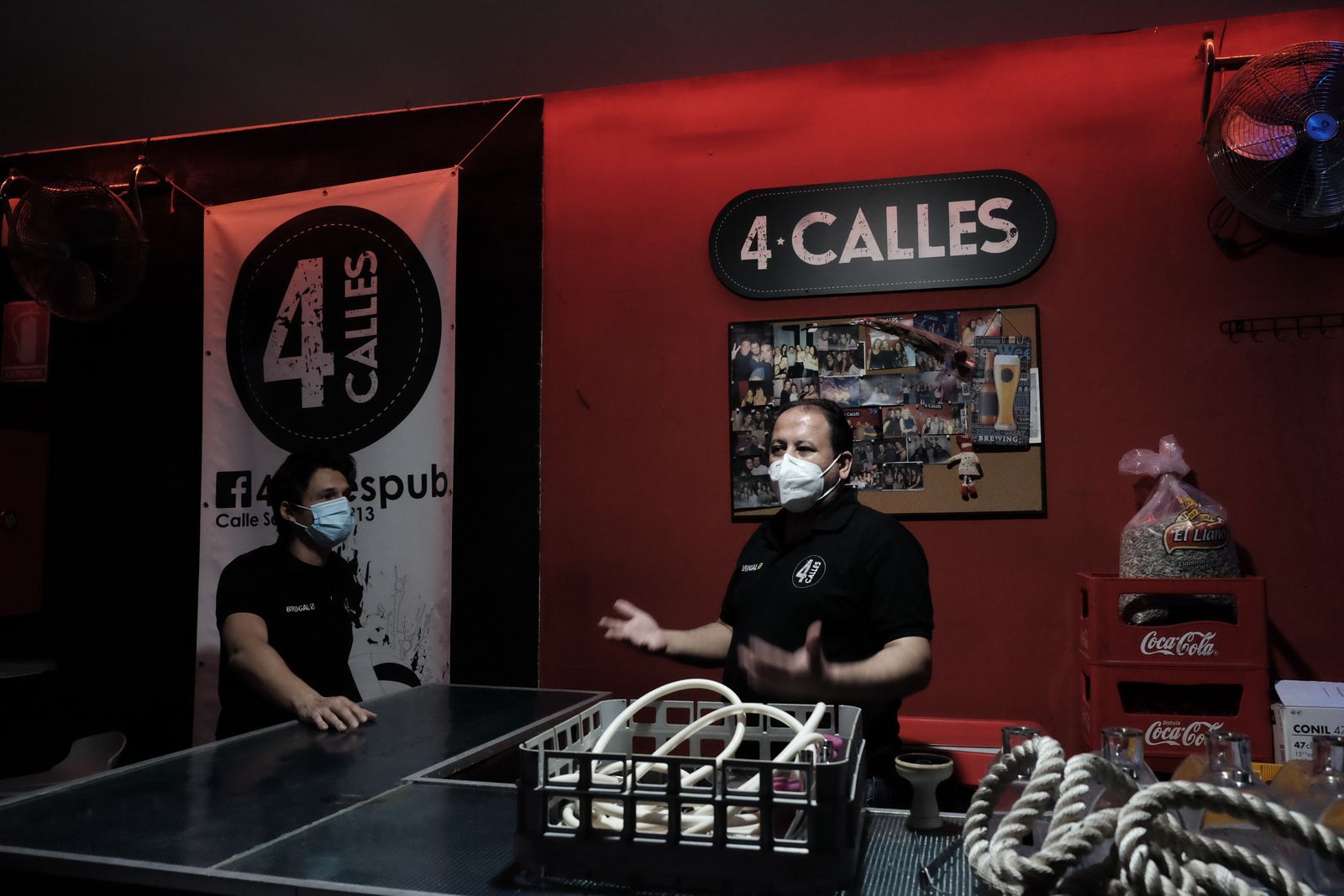 Federico y Elías, socios del Pub 4 Calles de la capital almeriense.