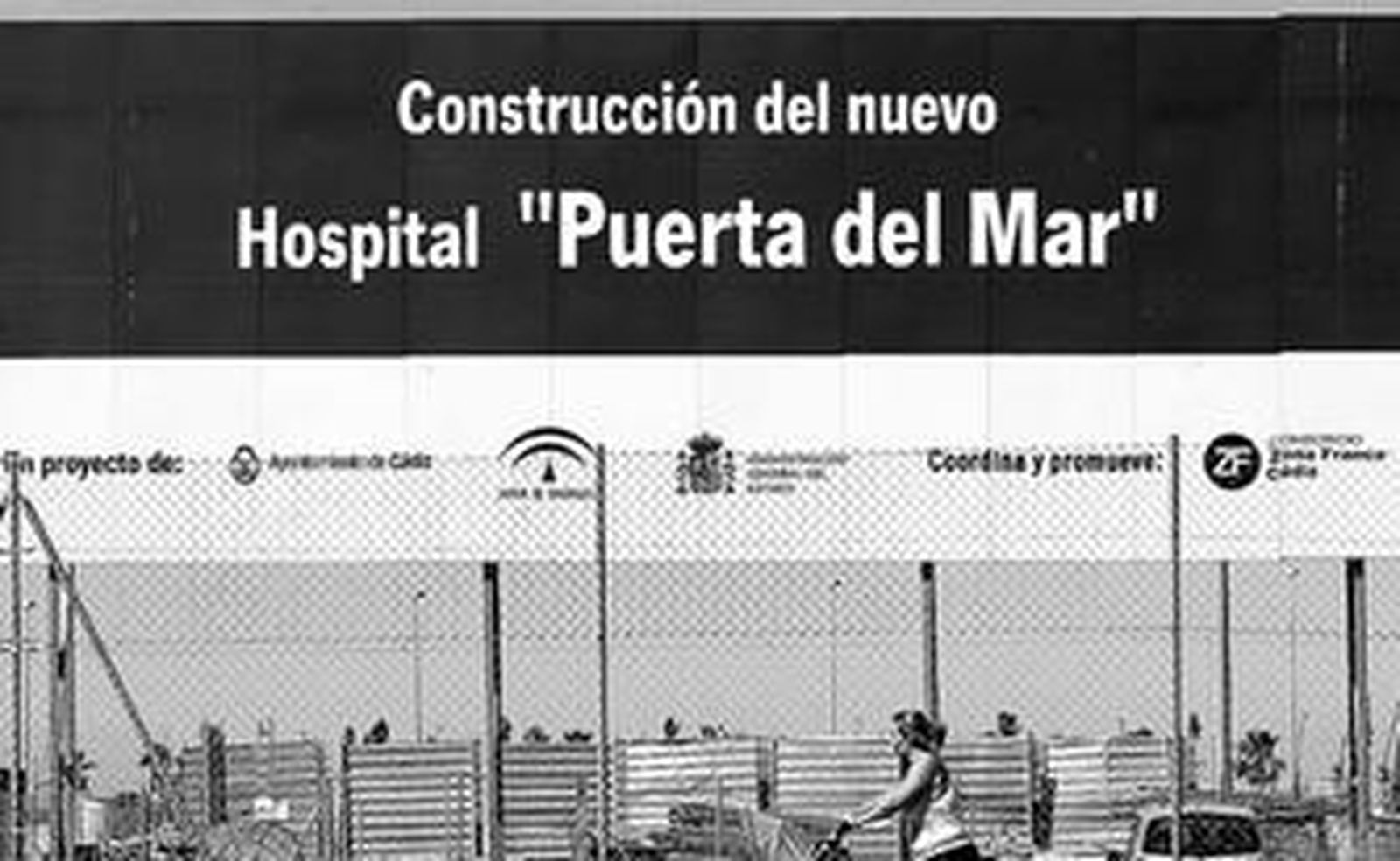 El cartel que anuncia la construcción del hospital regional de Cádiz.