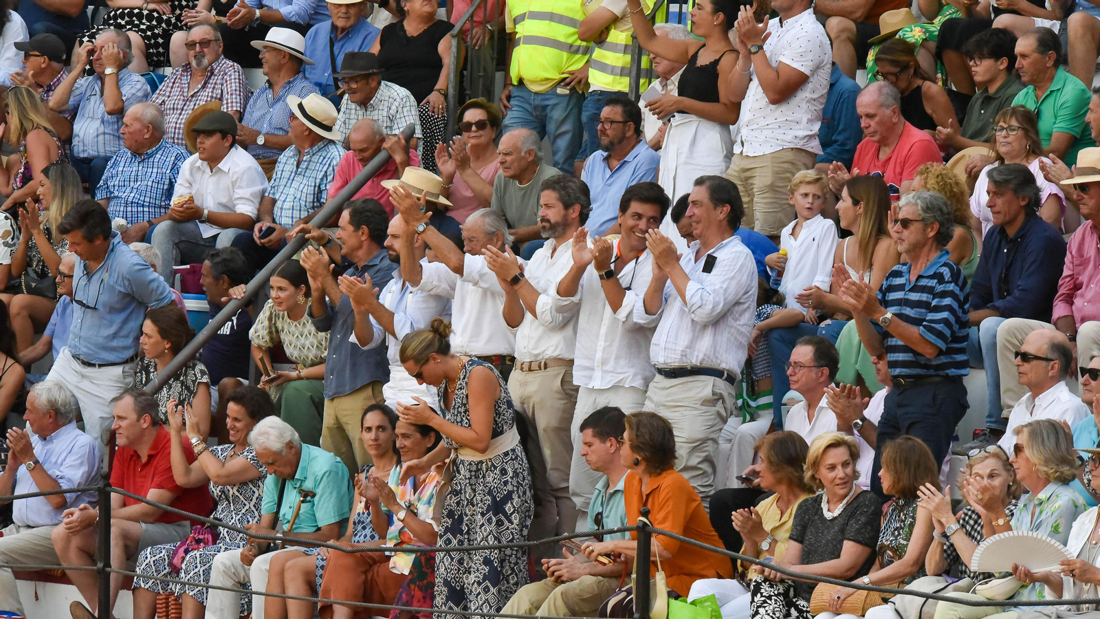 Búscate en las fotos del  festejo mixto de la Feria Real de San Roque