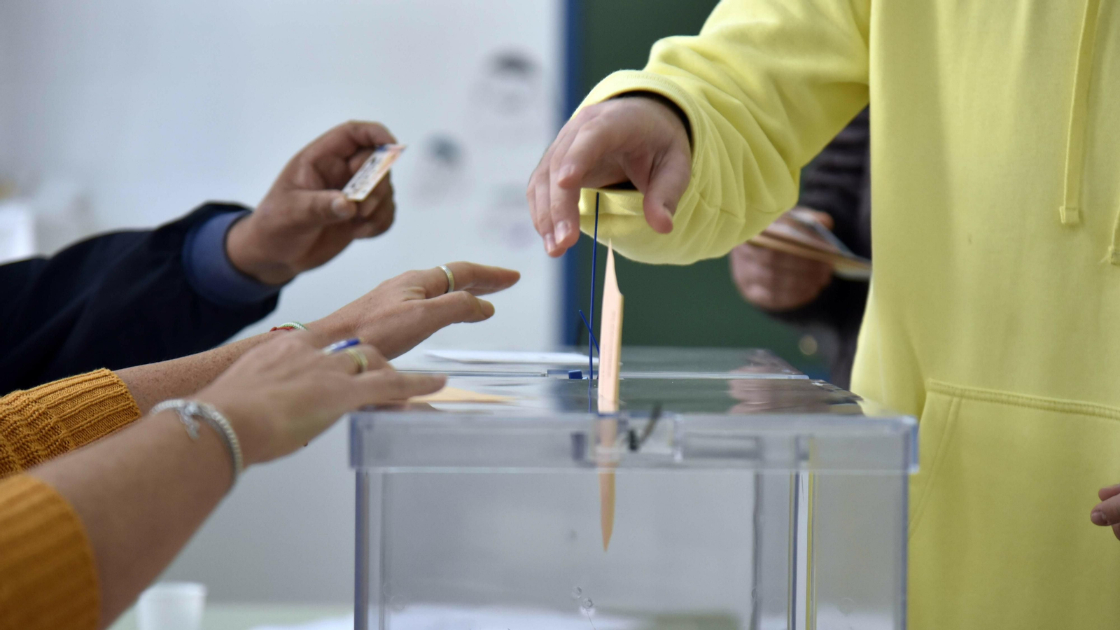 Las mejores fotos de la jornada electoral en La Línea