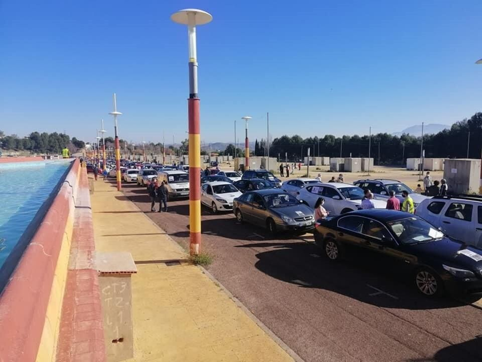 Vehículos participantes en la protesta convocada por Jaén Merece Más.