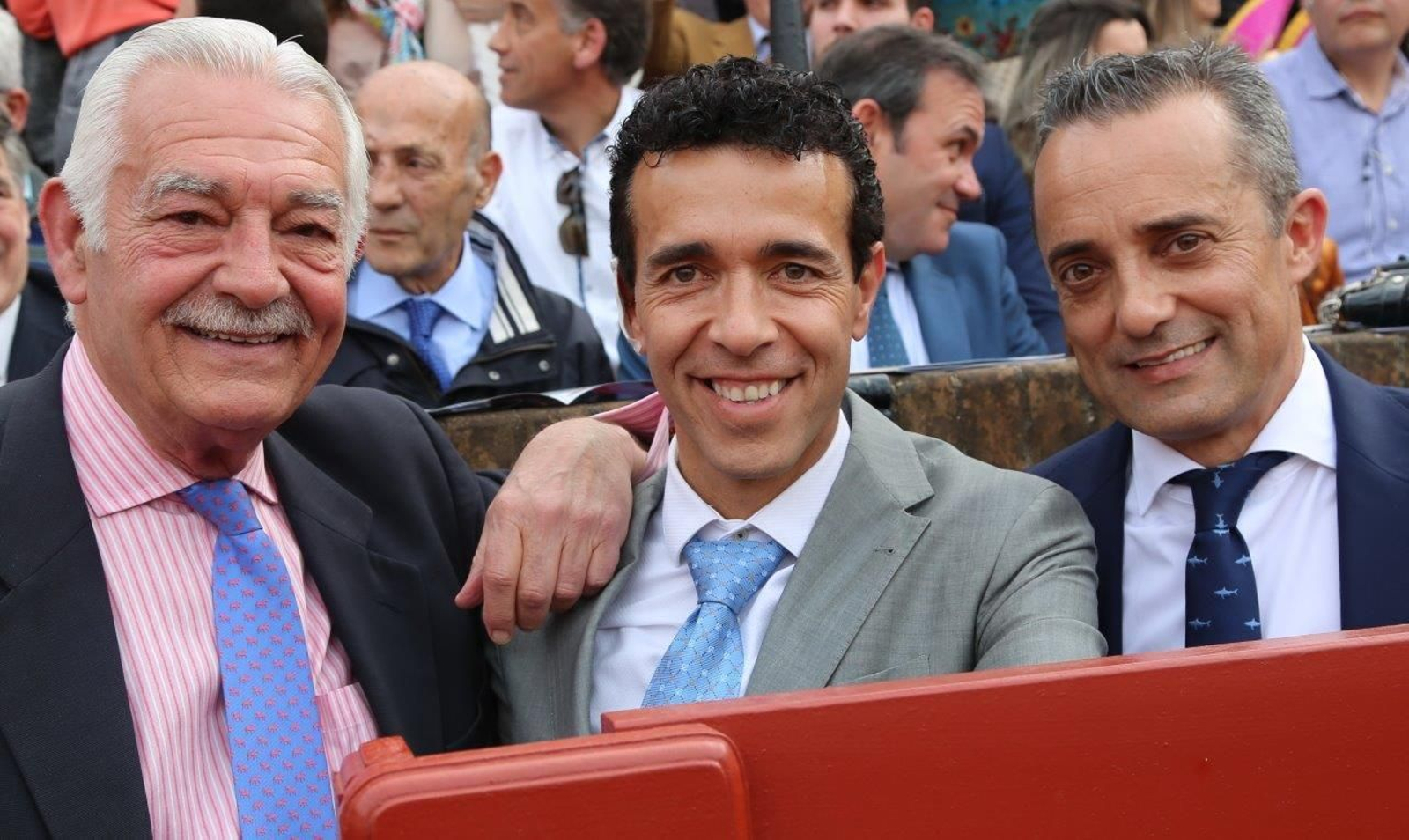 Manolo Vasco, el torero Víctor Puerto y Joselu de la Macarena