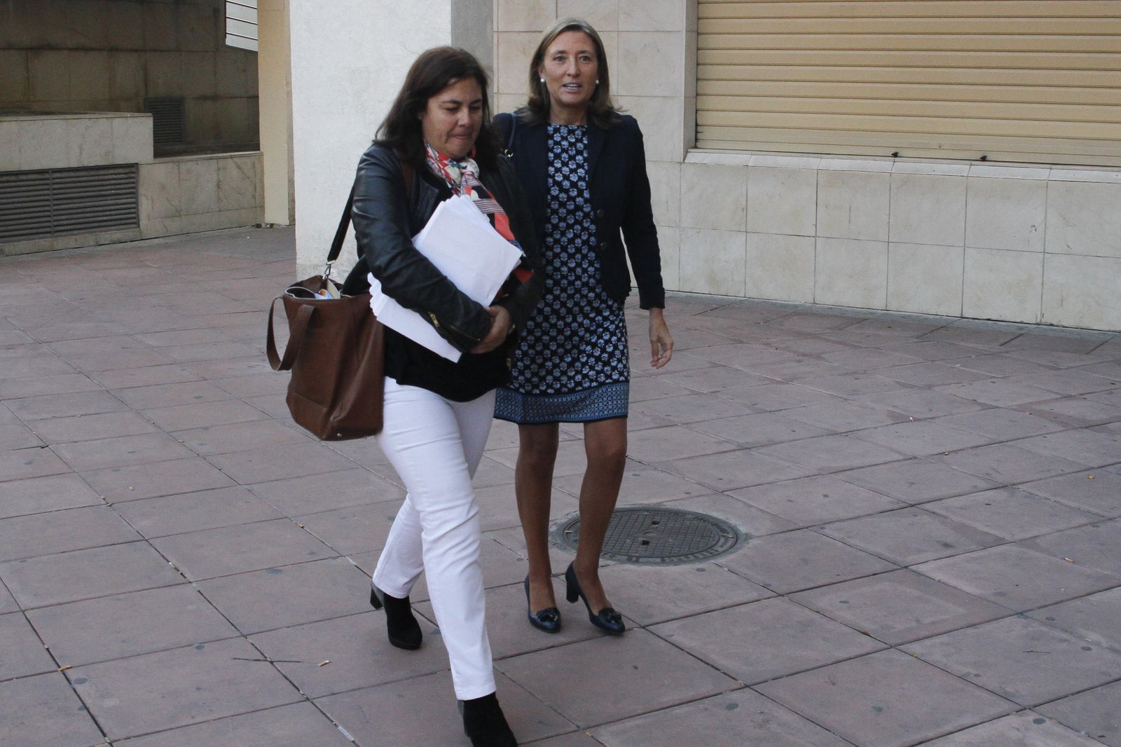 El Juzgado ha pedido a Estados Unidos acceso al correo privado de la exconcejal de Urbanismo (derecha).