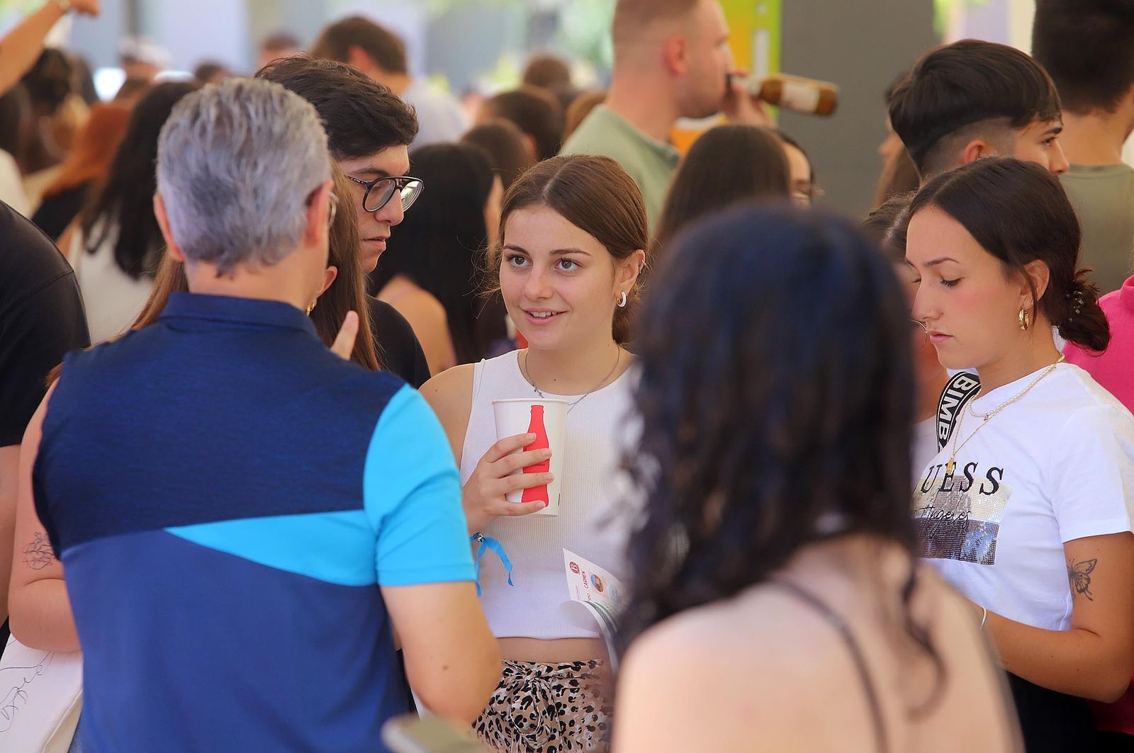 Imágenes de la bienvenida a los nuevos estudiantes de la Universidad de ...