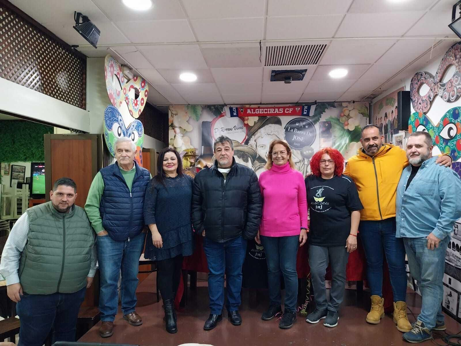Los participantes en el coloquio en la peña Cine Cómico.