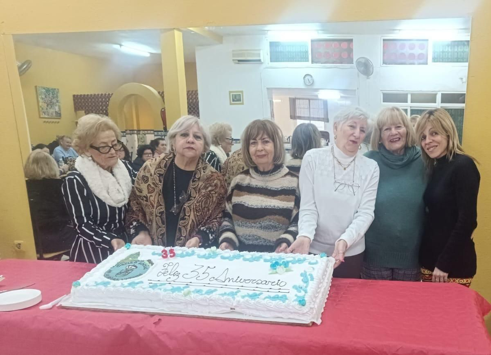 Integrantes del Círculo Social de la Mujer Linense.