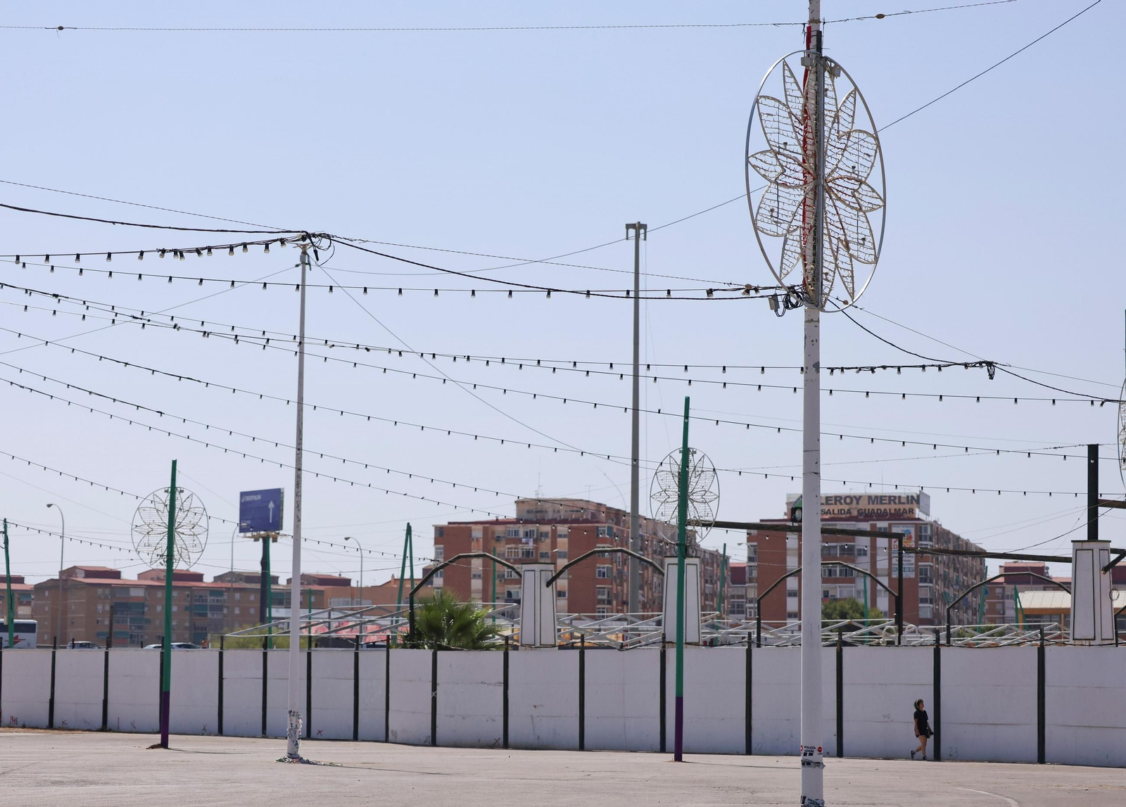 El Real de la Feria sigue preparándose para la semana grande de la ciudad