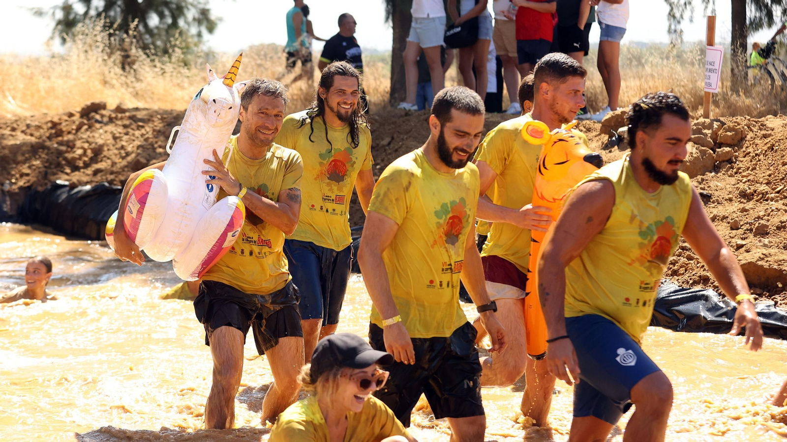 Búscate en la VII Carrera del Barro en La Barca